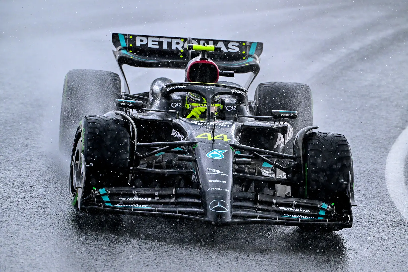 Stewart van mening dat Hamilton bij Mercedes blijft: 'Hij gaat niet nogmaals van team veranderen'