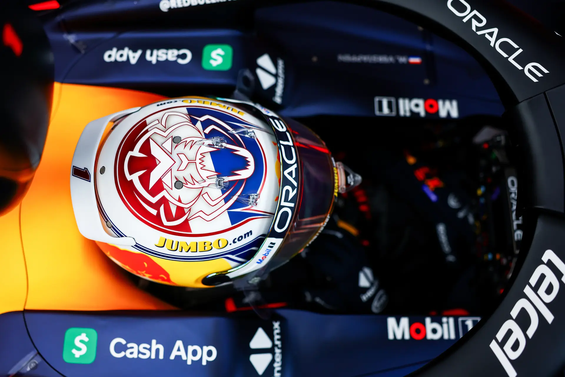 Britse journalist met lofzang op Verstappen: 'Illusie wordt gecreëerd door buitenaards talent'