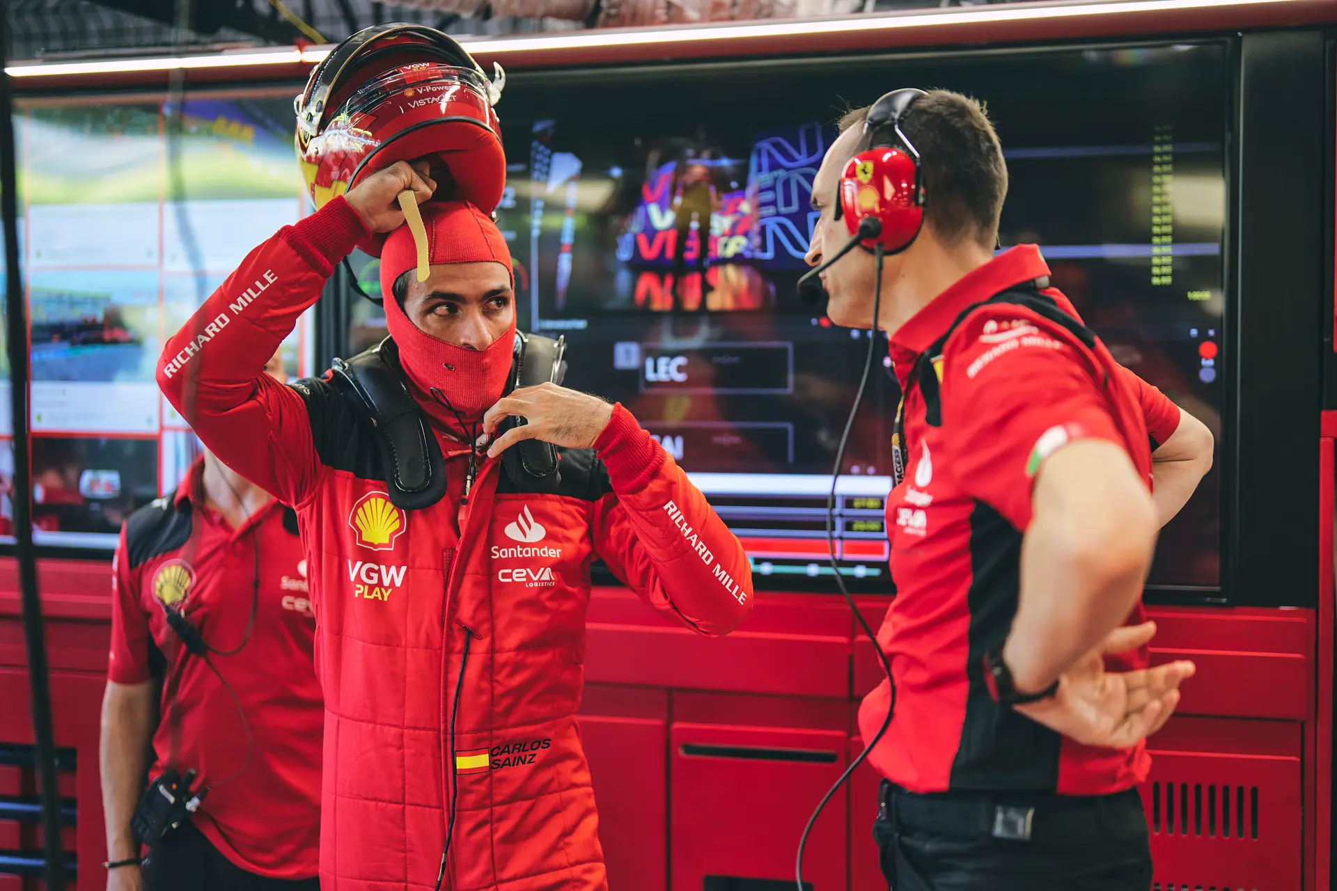 Sainz verwacht volledige Red Bull dominantie: 'Zal me niet verbazen als ze de rest van de races winnen'