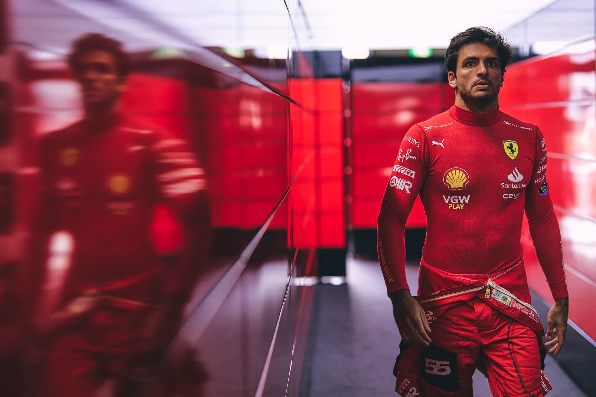 Sainz wacht met onderhandelen over contract: 'Ik zal proberen te beslissen in de winter'