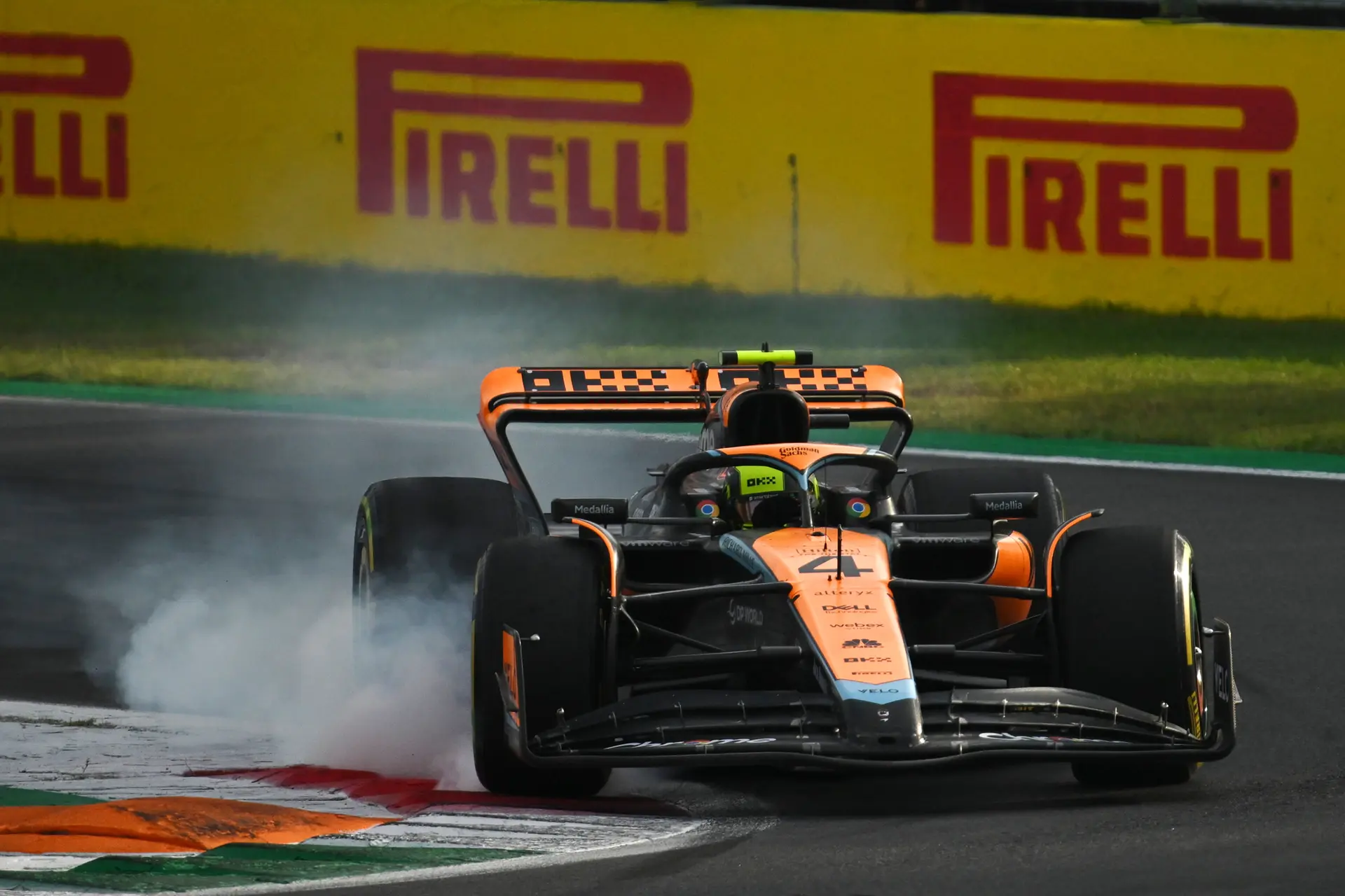 Norris niet zomaar weg bij McLaren: 'Een beetje dwaas is om te denken dat je daaruit kunt stappen'