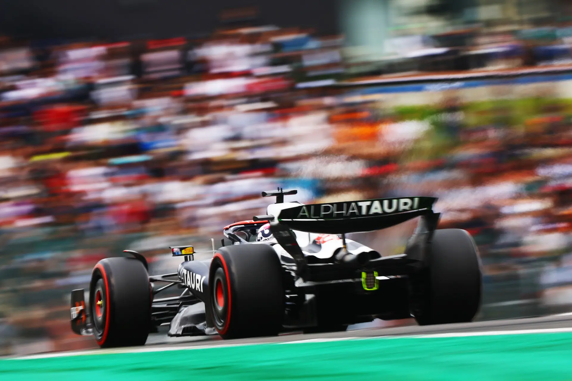 Mercedes bekommert zich niet om samenwerking Red Bull en AlphaTauri: 'Heeft weinig voordelen'