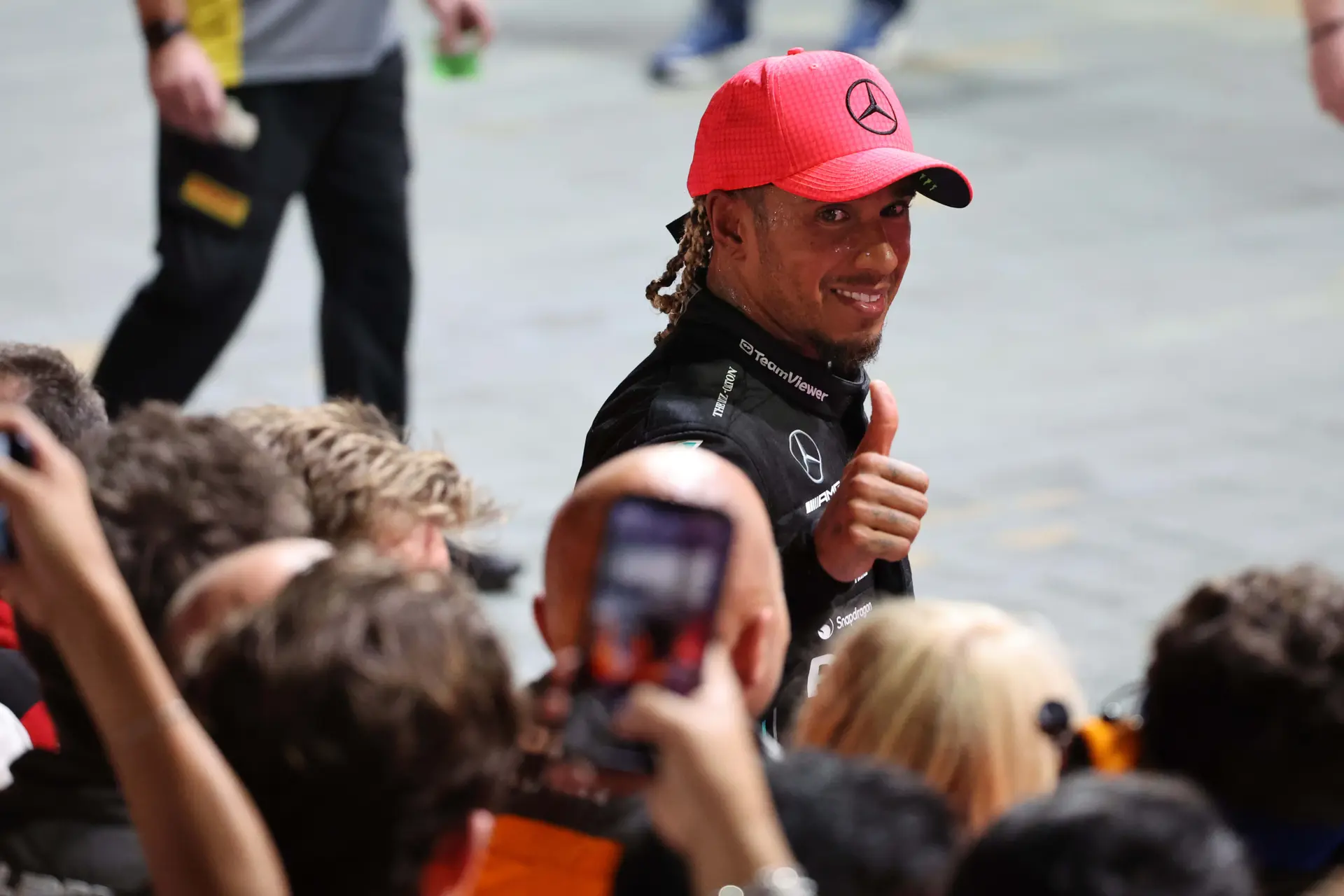 Hamilton prijst 'geweldige' Verstappen: 'Hij is foutloos geweest'