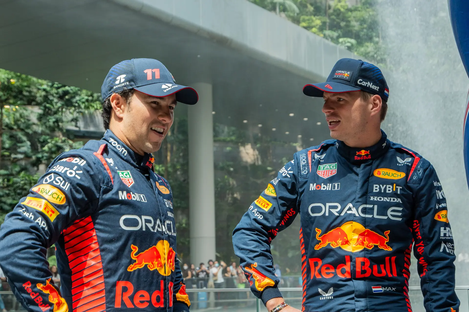 Viaplay-analisten zien reden voor vroege Red Bull-exit: 'Zelfs Verstappen kon de auto niet op de baan houden'