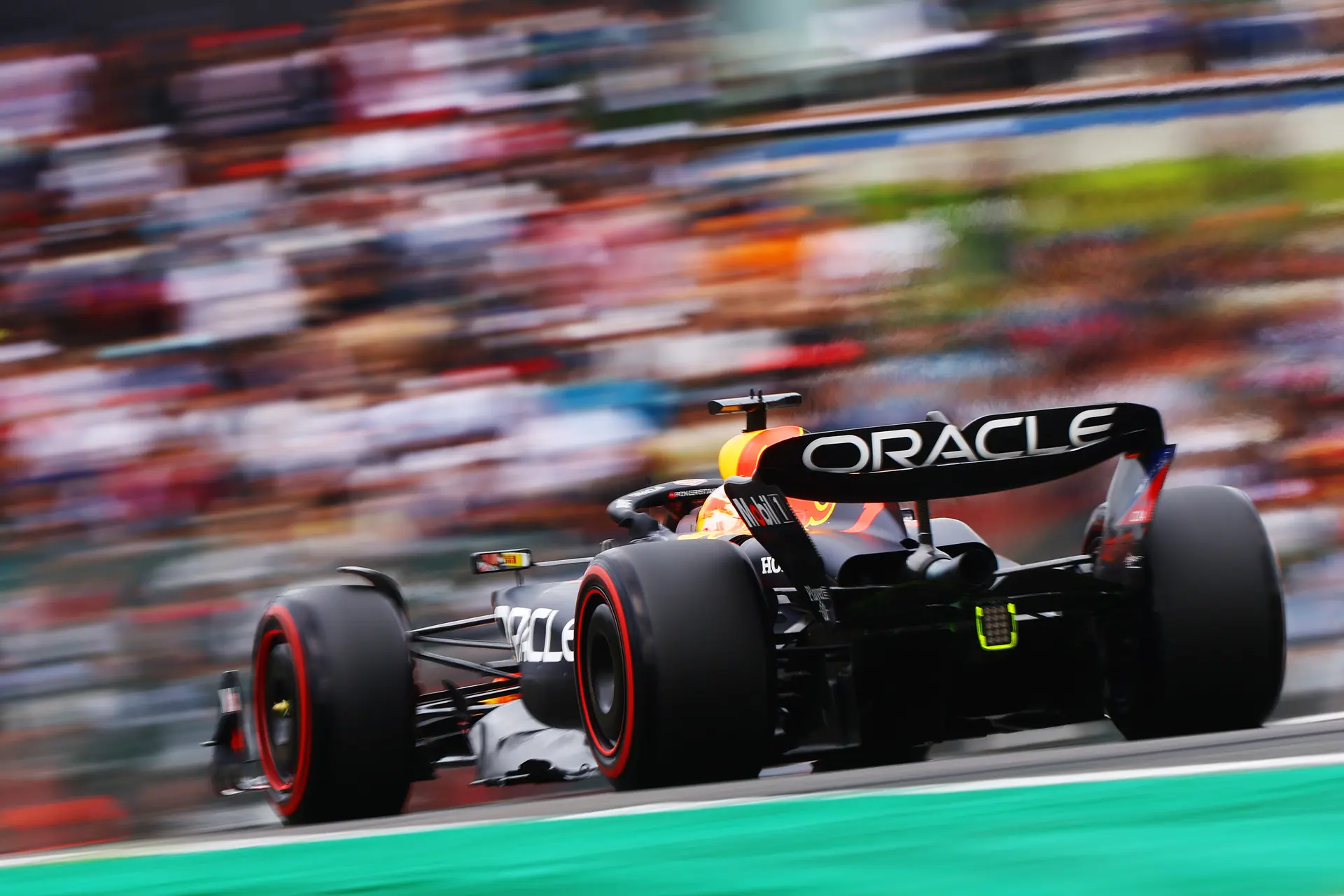 Ongeloof over Verstappen: 'Nog nooit gezien dat iemand zoveel sneller gaat'