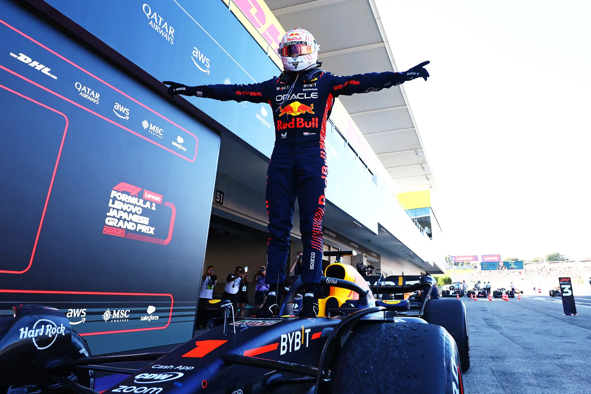 Oud-teambaas lyrisch: 'Ongelofelijke Verstappen als een straaljagerpiloot in de bochten'