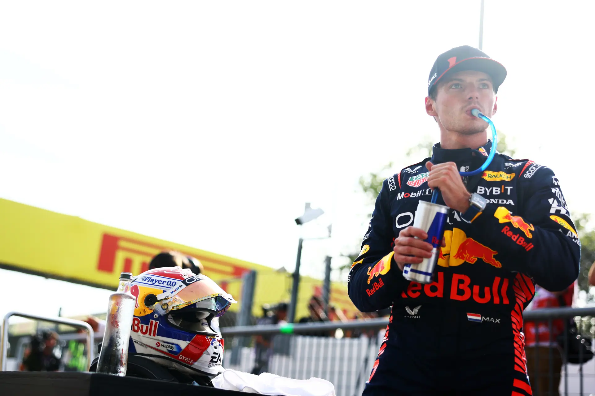 Verstappen prijst teamprestatie Red Bull, maar ziet 'moeilijker' weekend naderen