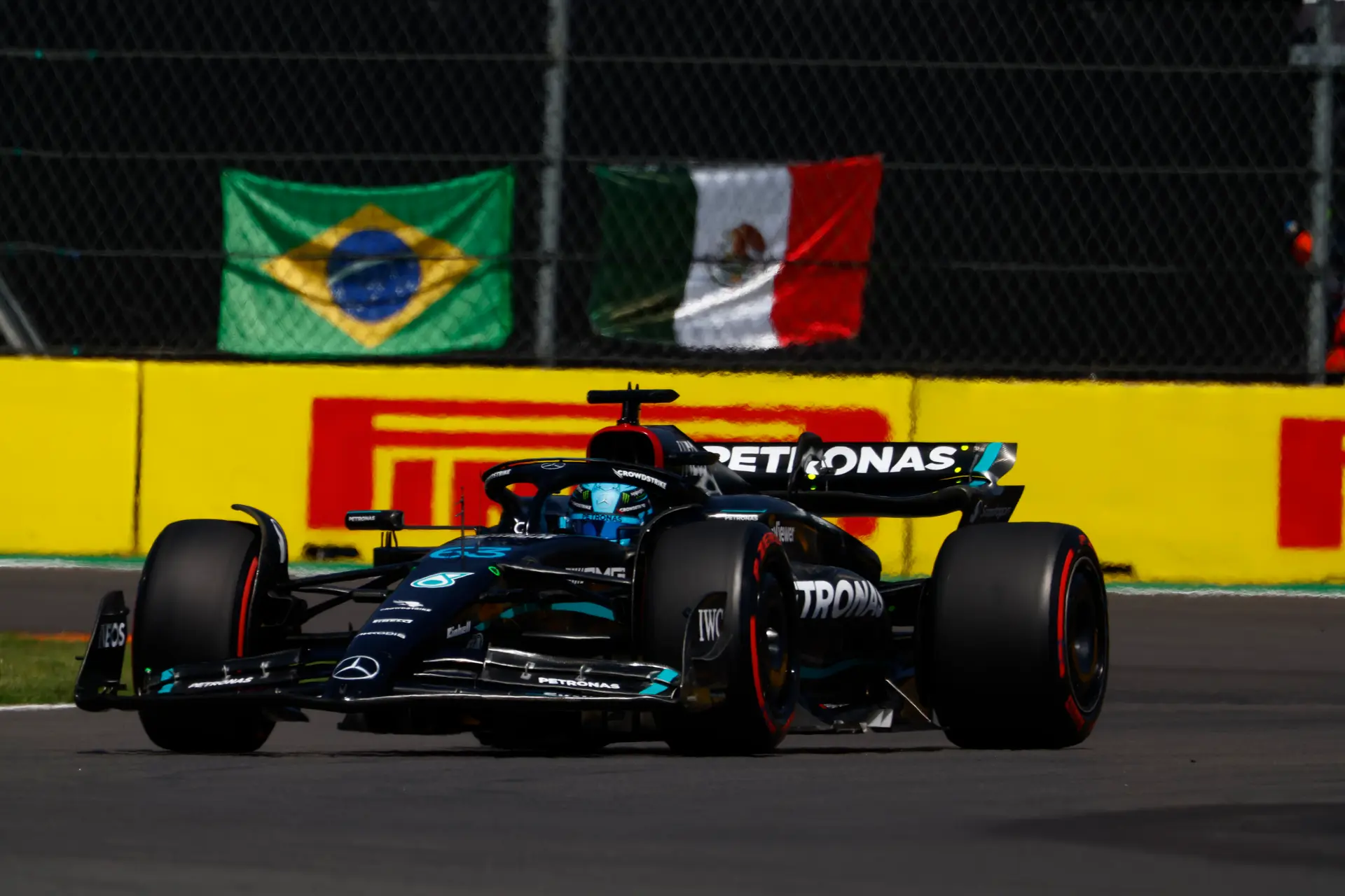 Russell kampte met oververhitte remmen: 'Alsof ik op ijs reed'