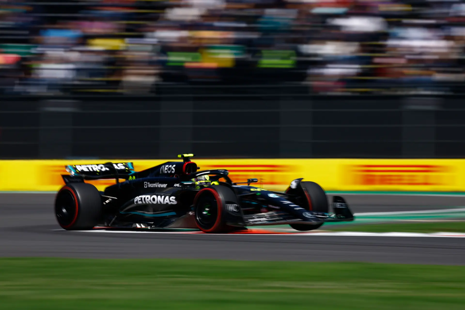 Hamilton was zeer content met 'diva W14': 'Ik ben ook erg blij met mezelf'