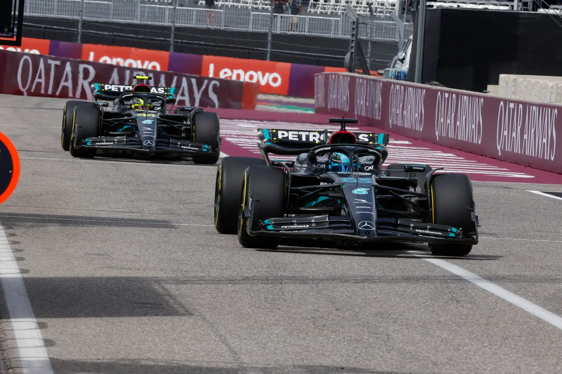 Mercedes niet sterk genoeg om Verstappen uit te dagen: 'Max bleef buiten bereik'