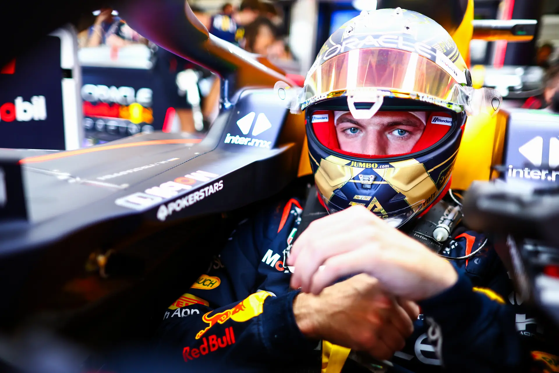 Windsor ziet hele kleine kans op zege Verstappen: 'Zij zitten in een goede positie voor zondag'