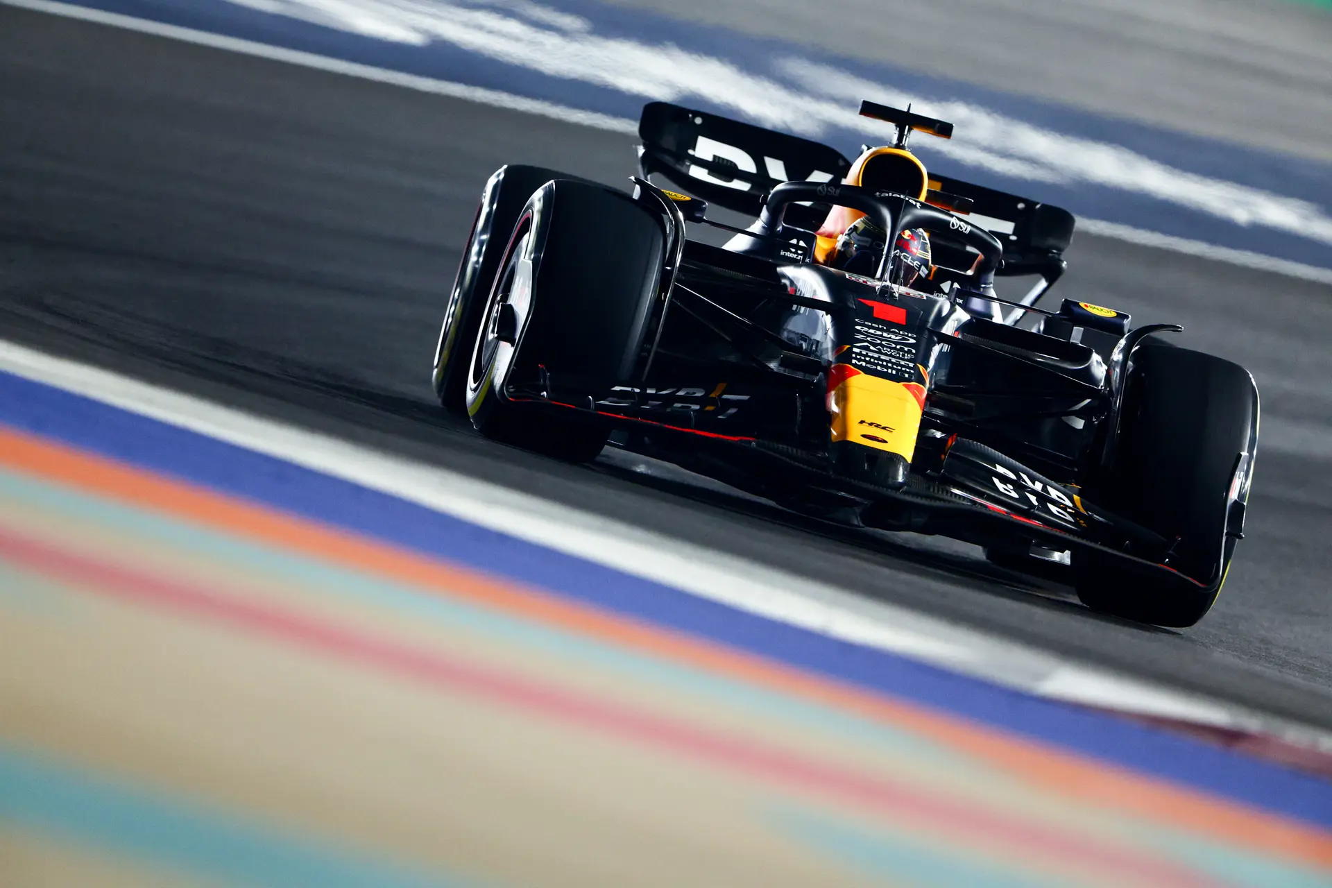Verstappen dient journalist van repliek: 'Ik sta de auto graag af, als iemand het beter kan'