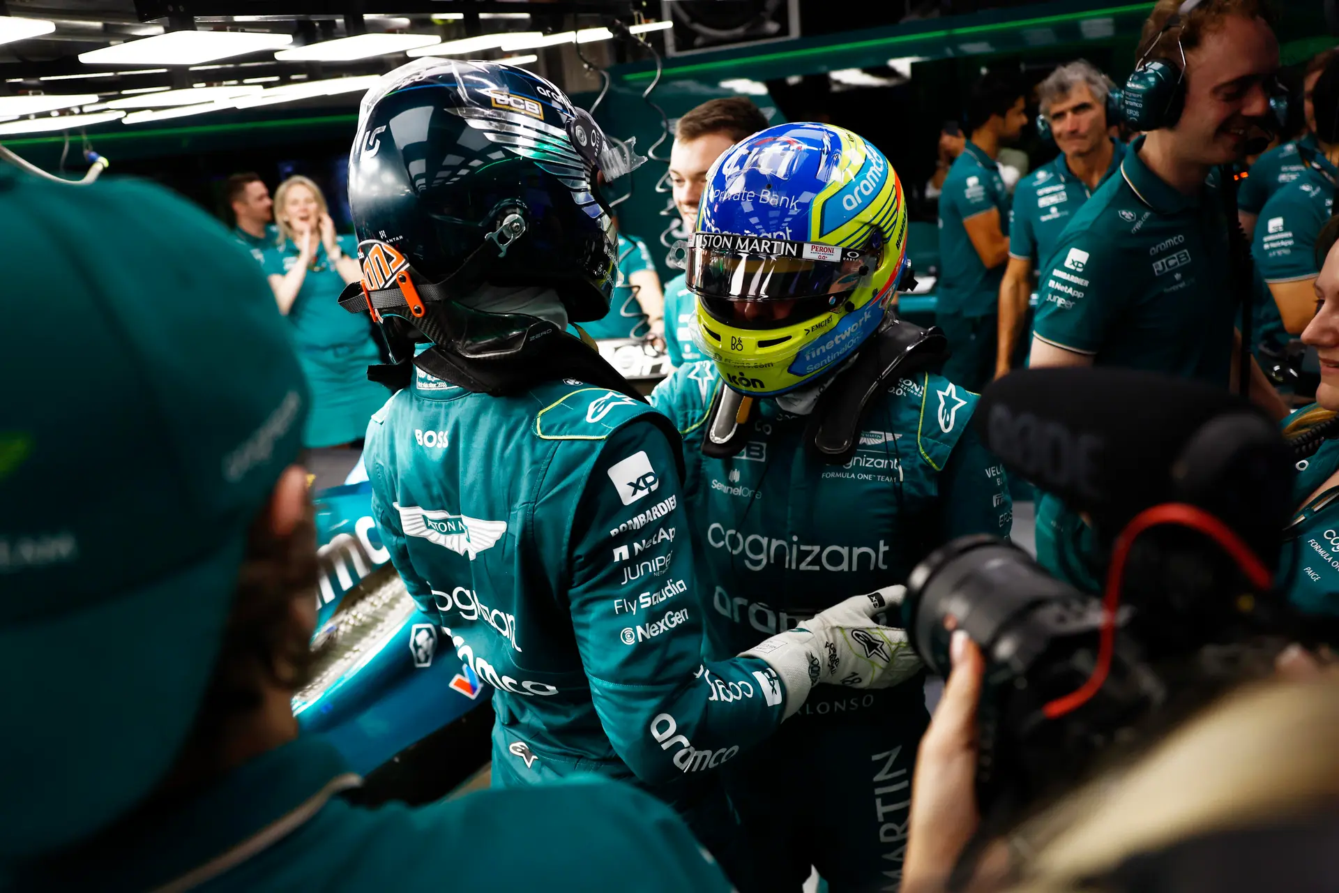 Glimlach voor even terug bij Aston Martin: 'Pace is een goed teken voor de hoofdrace'