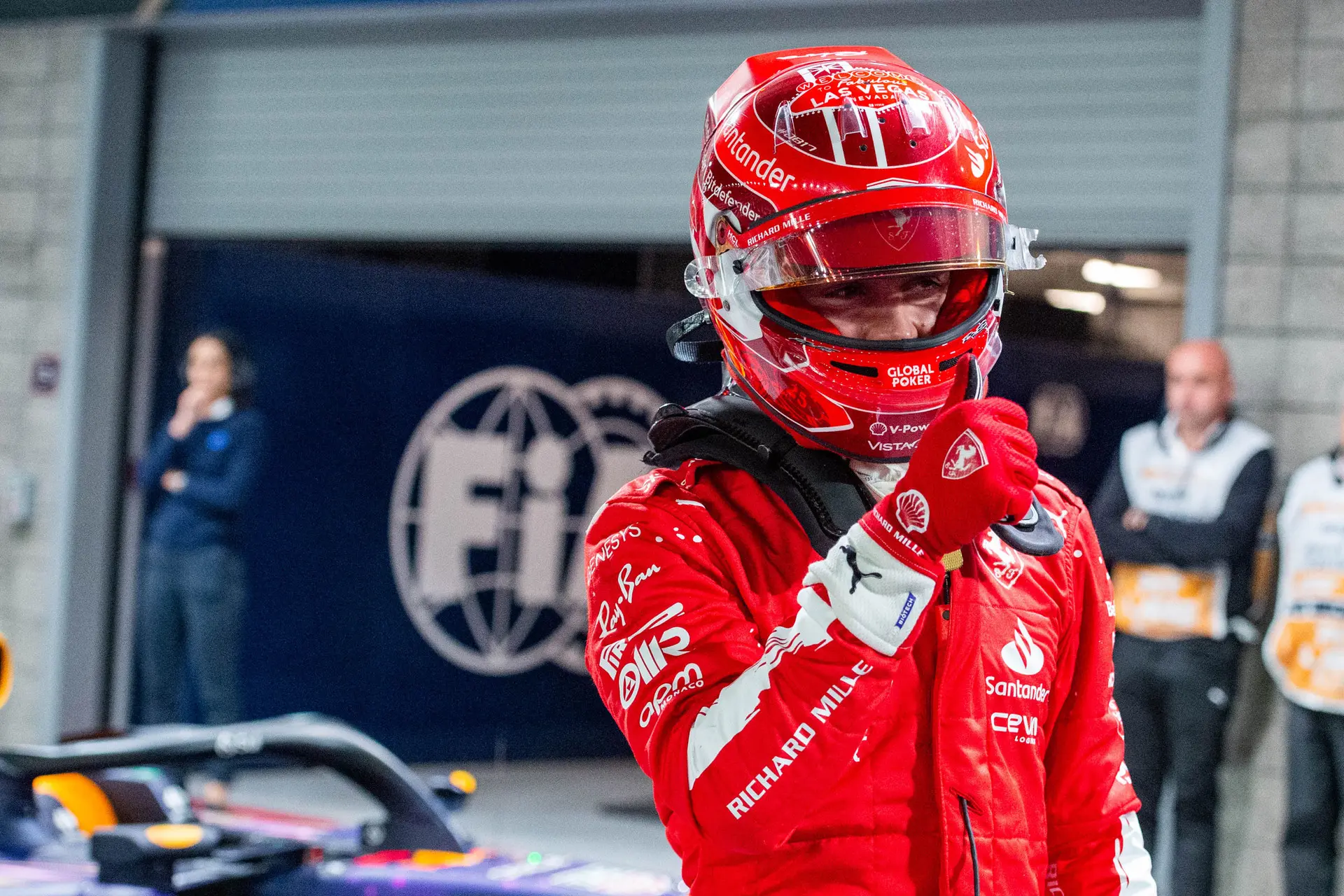 Doornbos met de mond vol tanden: 'Die Ferrari lijkt gemaakt voor dit circuit'