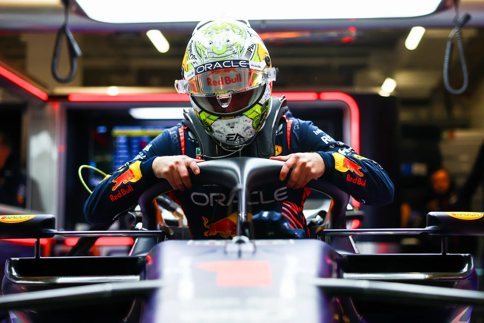 Windsor zag Verstappens 'fenomenale racebrein' werken: 'Hij reed om de problemen heen'