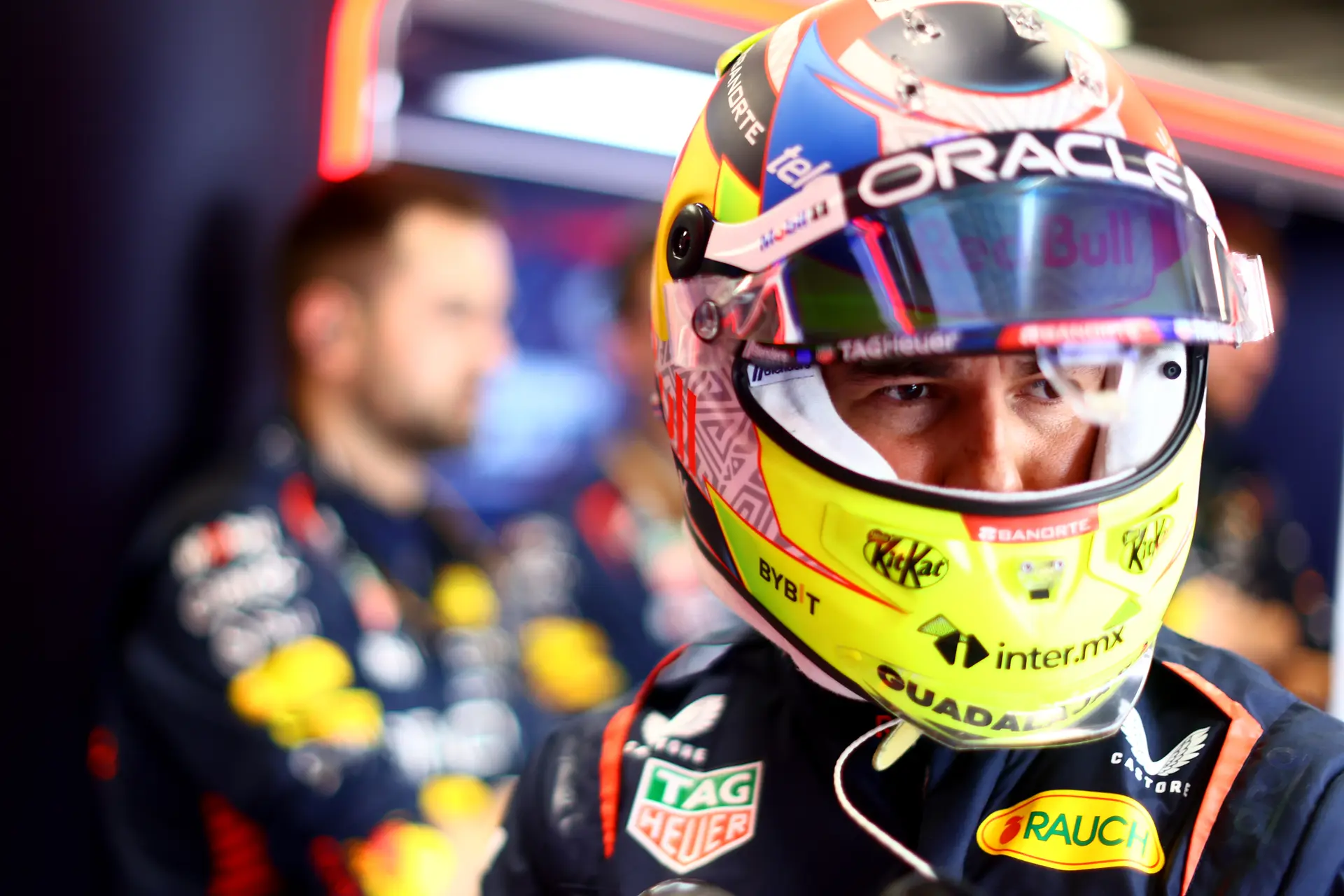 Albers fileert Pérez, maar ziet Red Bull ook als schuldige: 'Waarom neem je dat risico?'