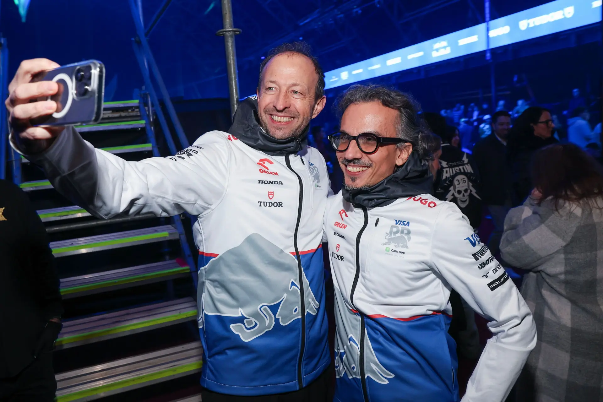 Mekies geeft eerlijk toe hoeveel zijn VCARB-team overneemt van Red Bull: 'We moeten delen'