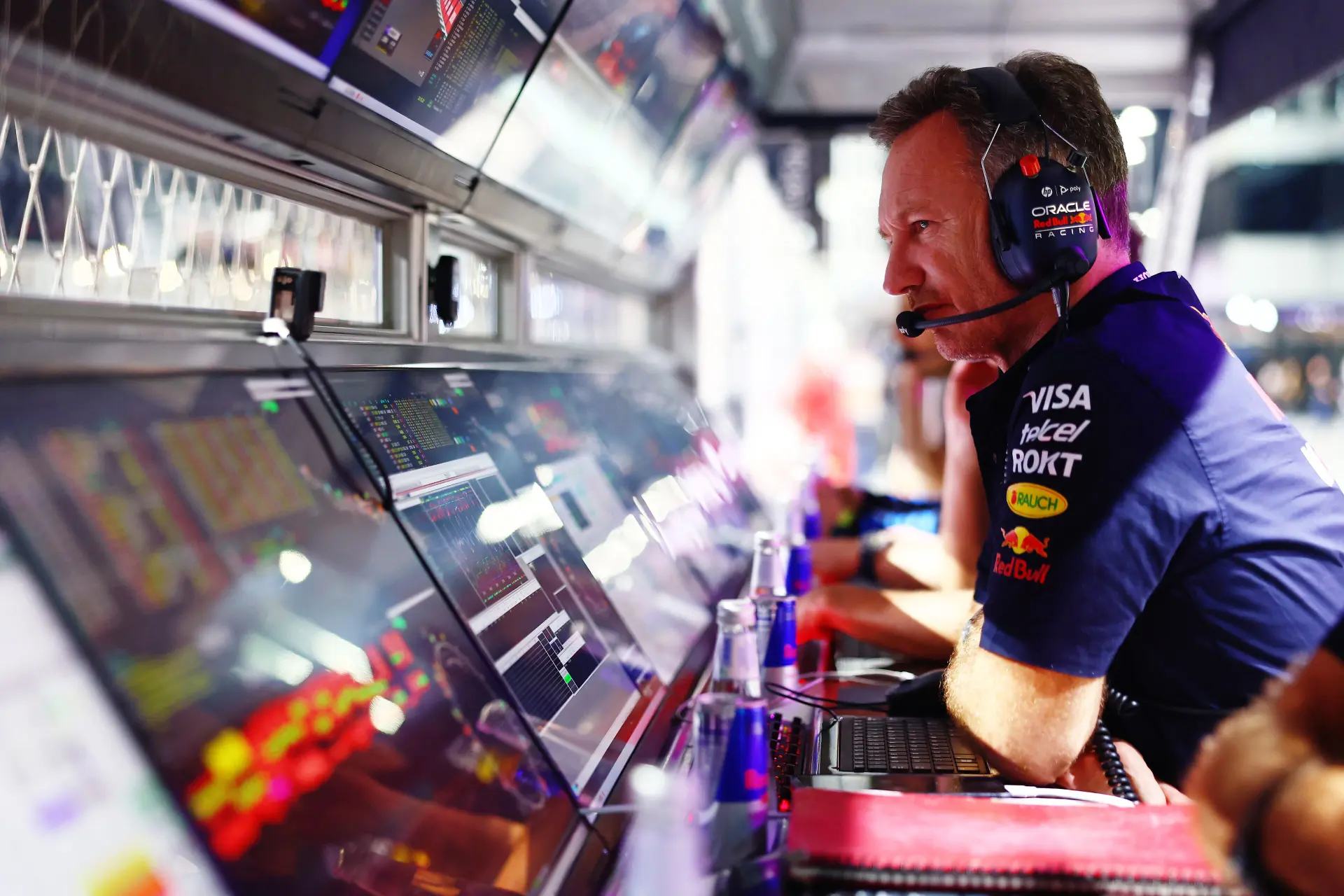 Horner reageert op steunbetuiging Verstappen aan Marko: 'Geen individu is groter dan het team'