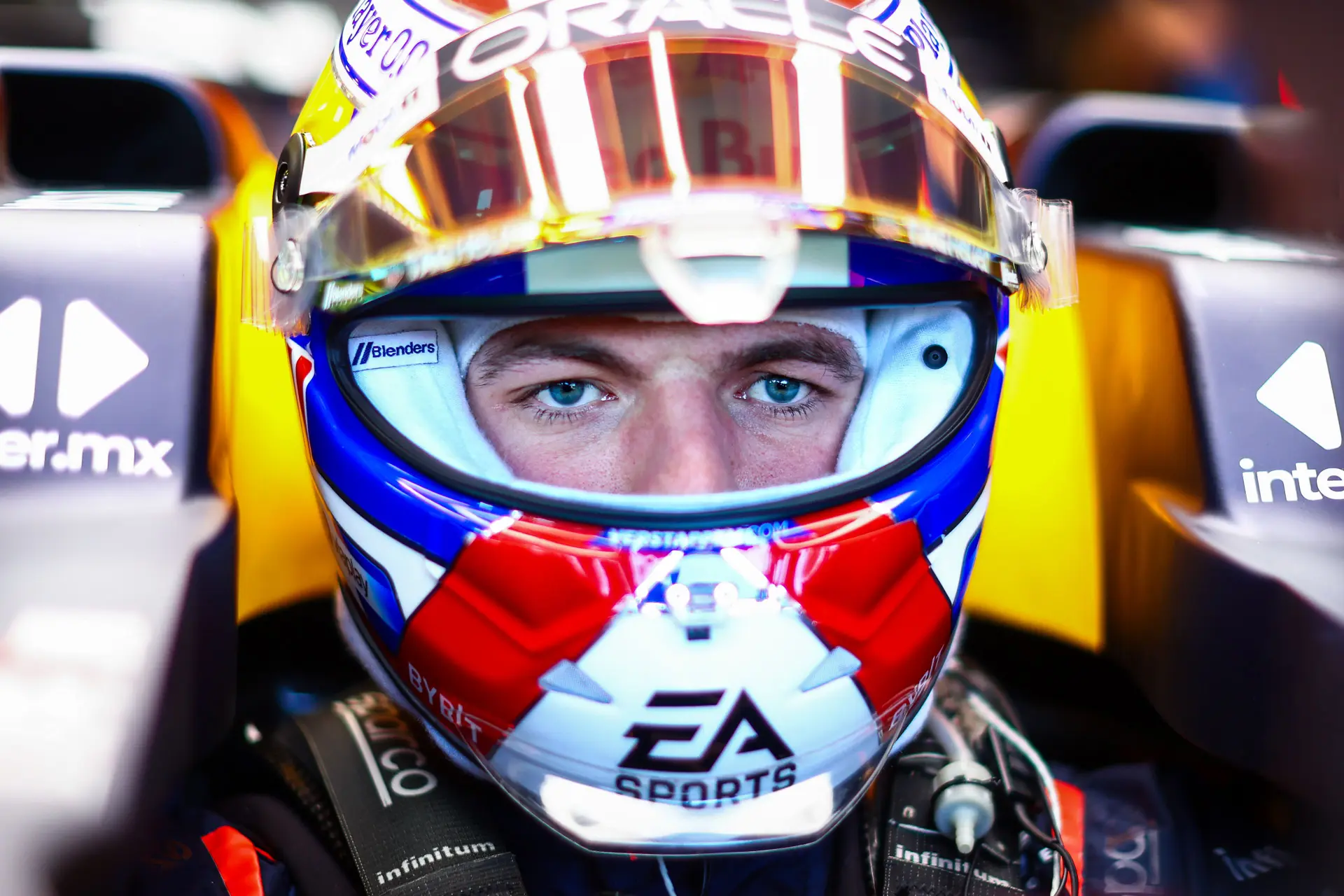 Brundle complimenteert volwassen Verstappen: 'Daar is hij veel beter in geworden'