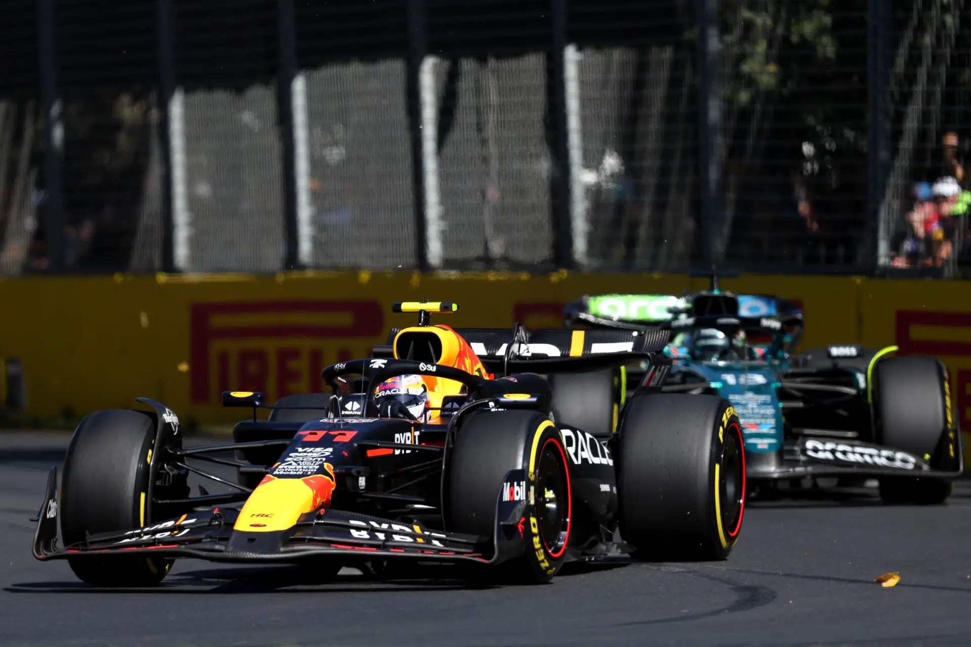 Als Verstappen er niet is, moet Pérez het regelen: 'We hebben hem weinig gezien'