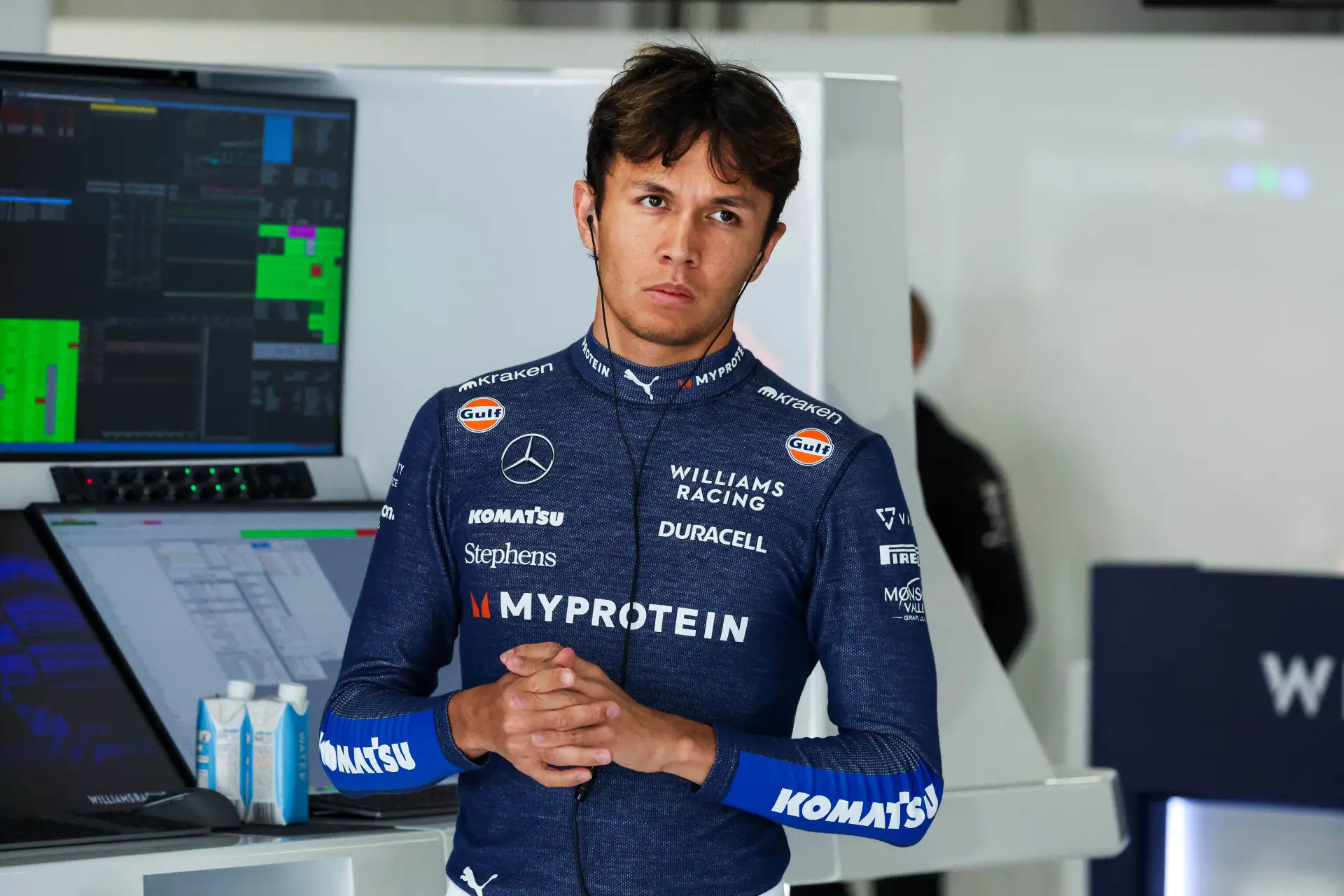 Albon over ontbreken derde chassis Williams: 'Als het in je hoofd kruipt, kun je beter thuisblijven'