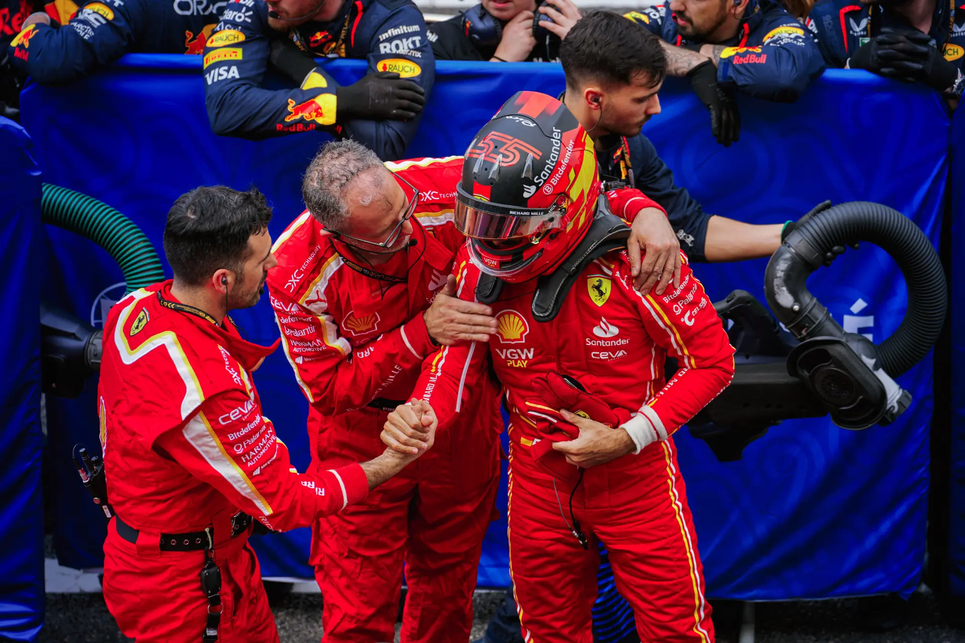 Manager van Sainz geeft een update: 'We spelen het spelletje nog steeds mee'