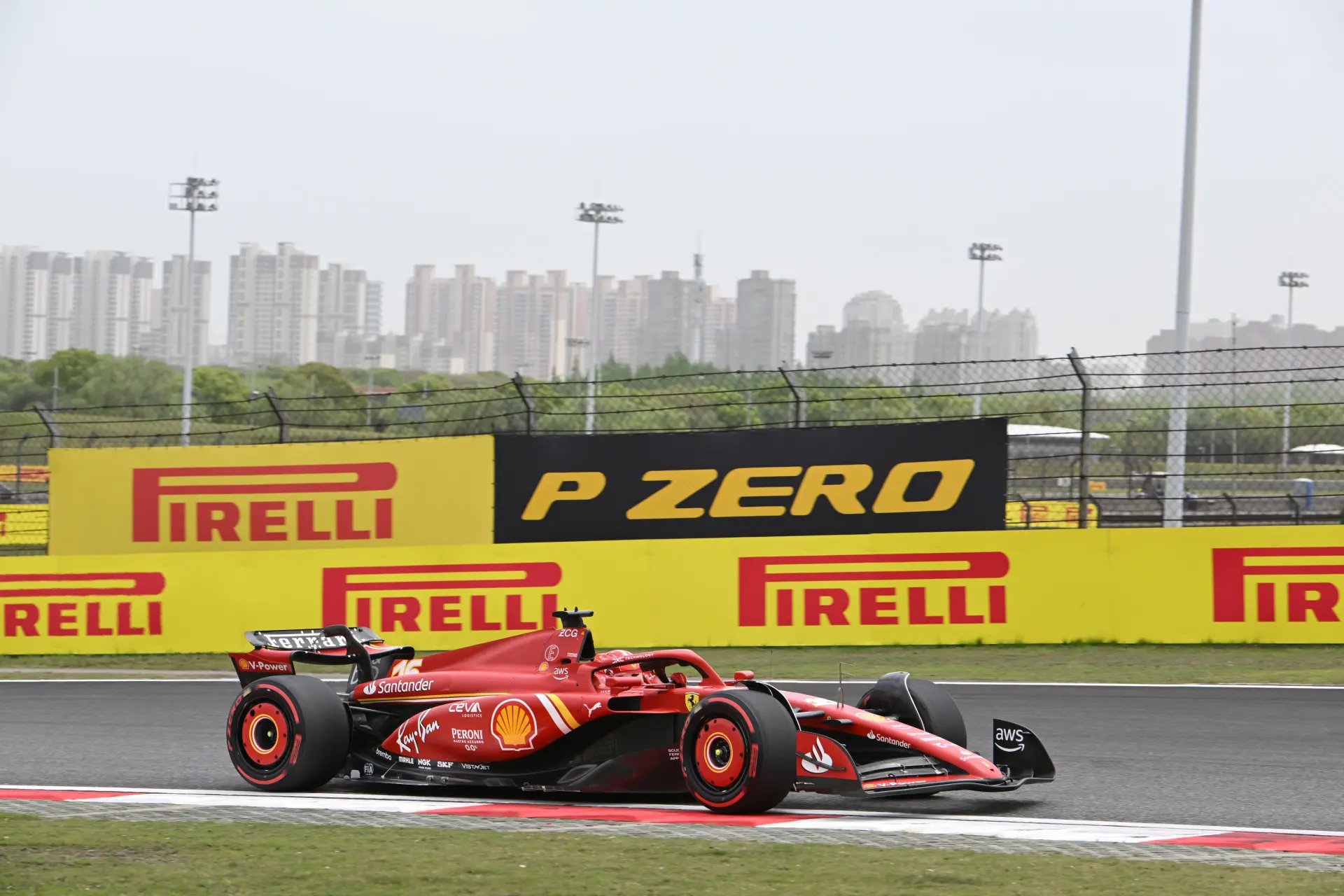Vasseur ziet Verstappen als 'een klasse apart': 'Maar achter Max zit het veld dichter bij elkaar'