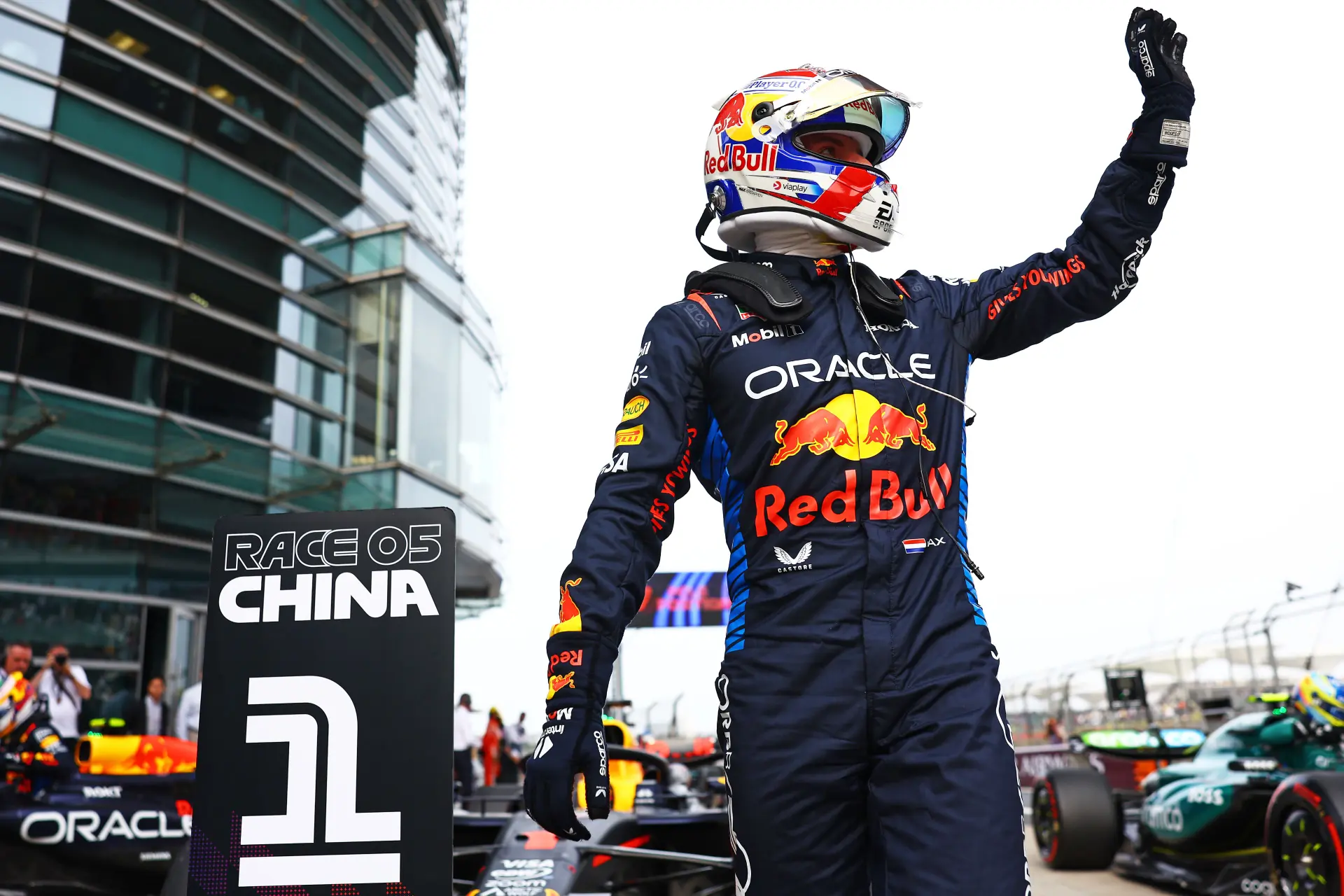 Windsor moet een beetje lachen: 'Zou verbaasd zijn als Verstappen überhaupt denkt aan Mercedes'