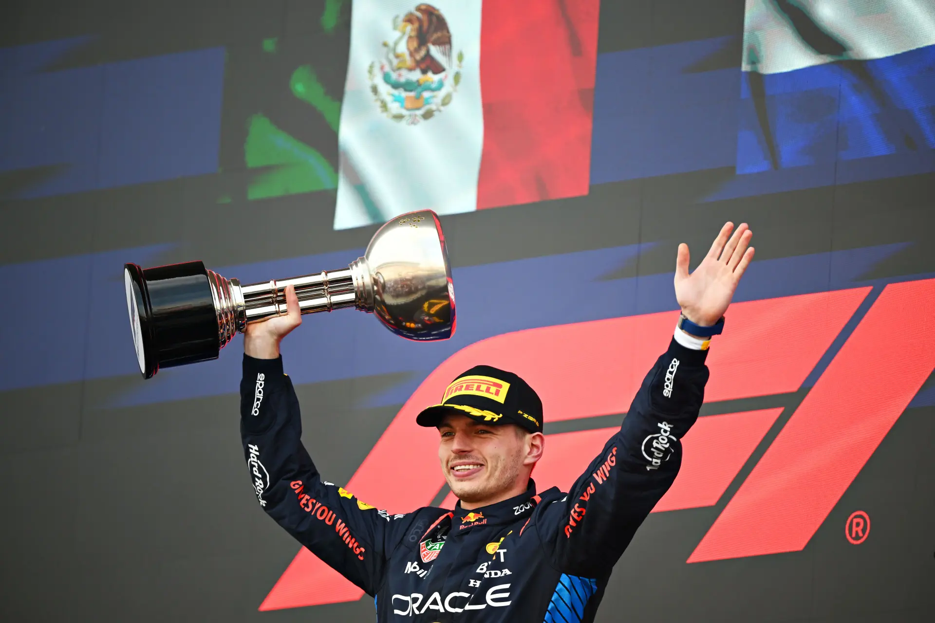 Verstappens zege gevierd door Piquet en dochtertje: 'Volgens mij is Kelly blij dat er niets gebeurde!'