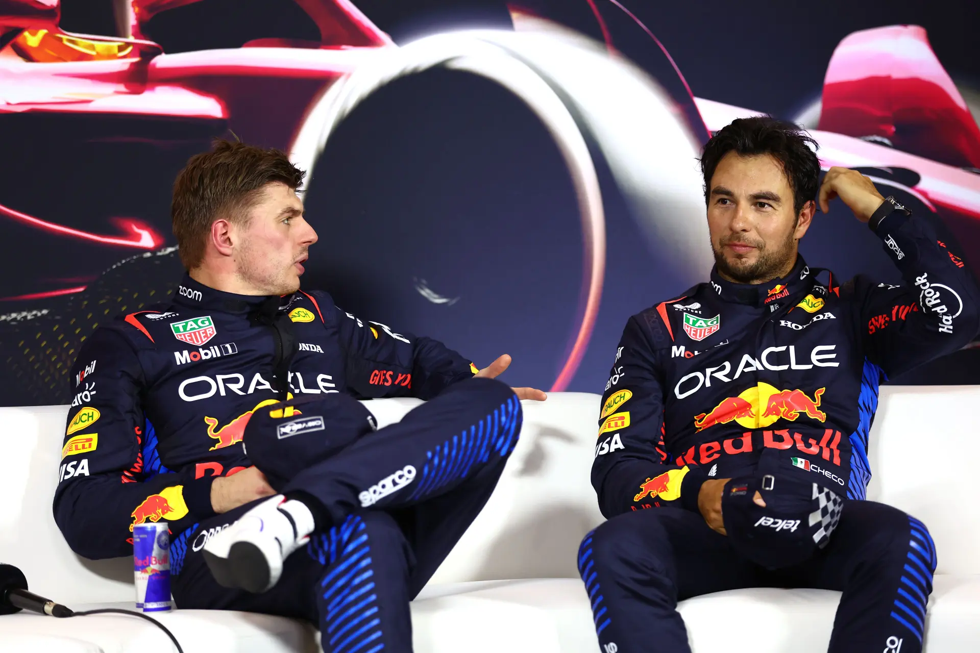 WK-stand | Verstappen breidt voorsprong uit, Pérez wordt afgelost als nummer twee