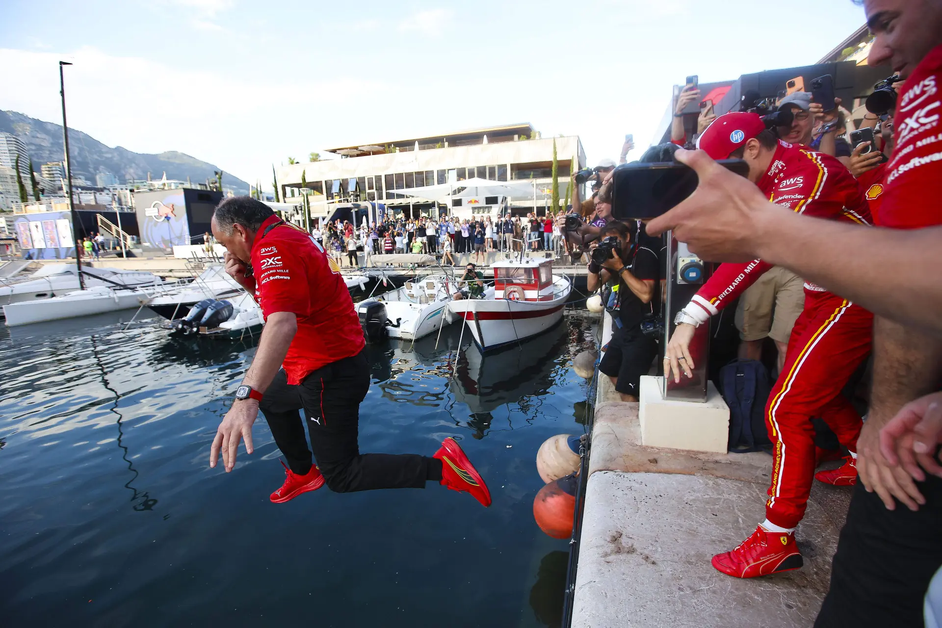 Vasseur slaat slag na slag bij Ferrari: 'Hij is bij Adrian Newey binnen'