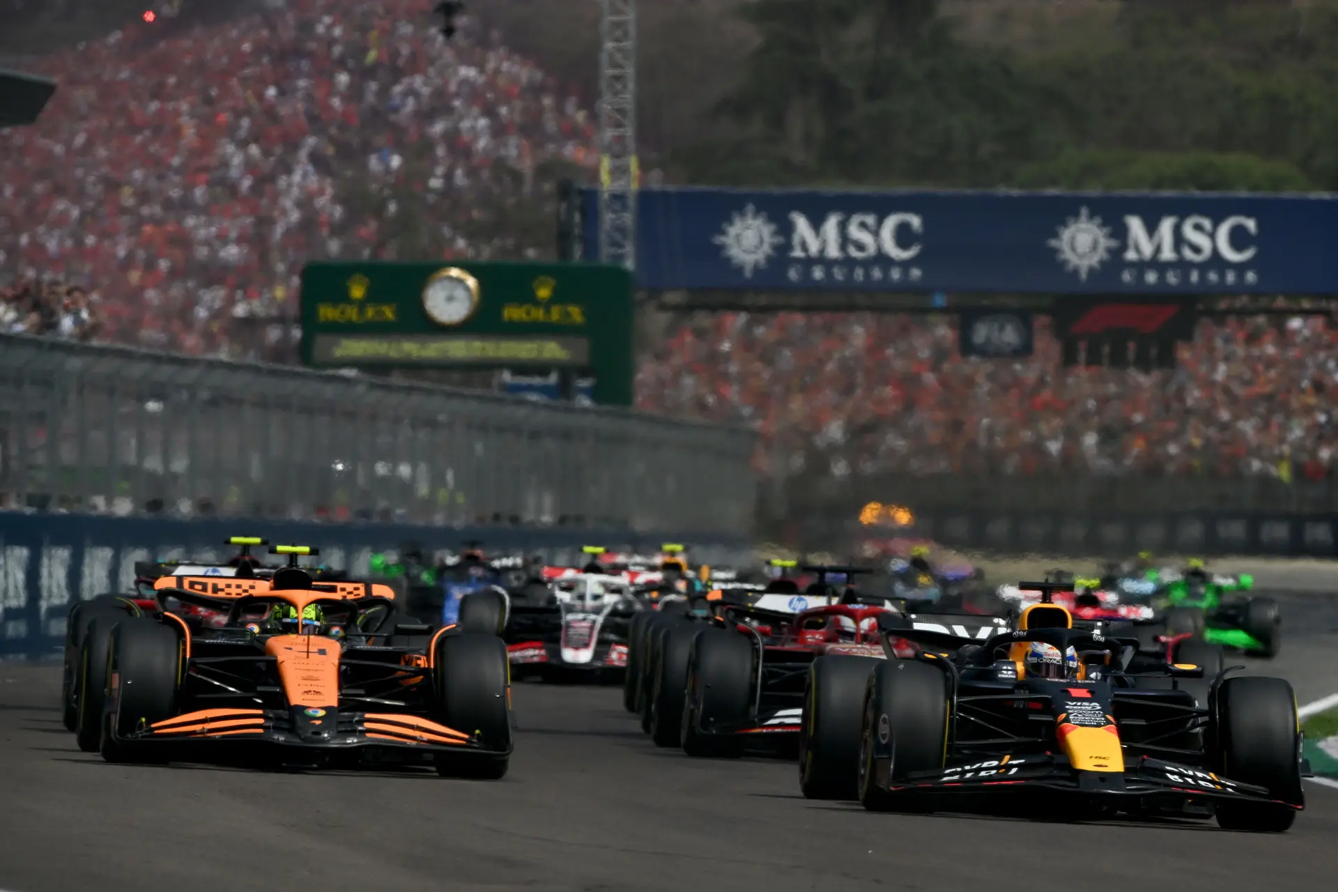 Concurrentie op haar hoede: 'Red Bull won twee van de drie races waarin ze het moeilijk hadden'