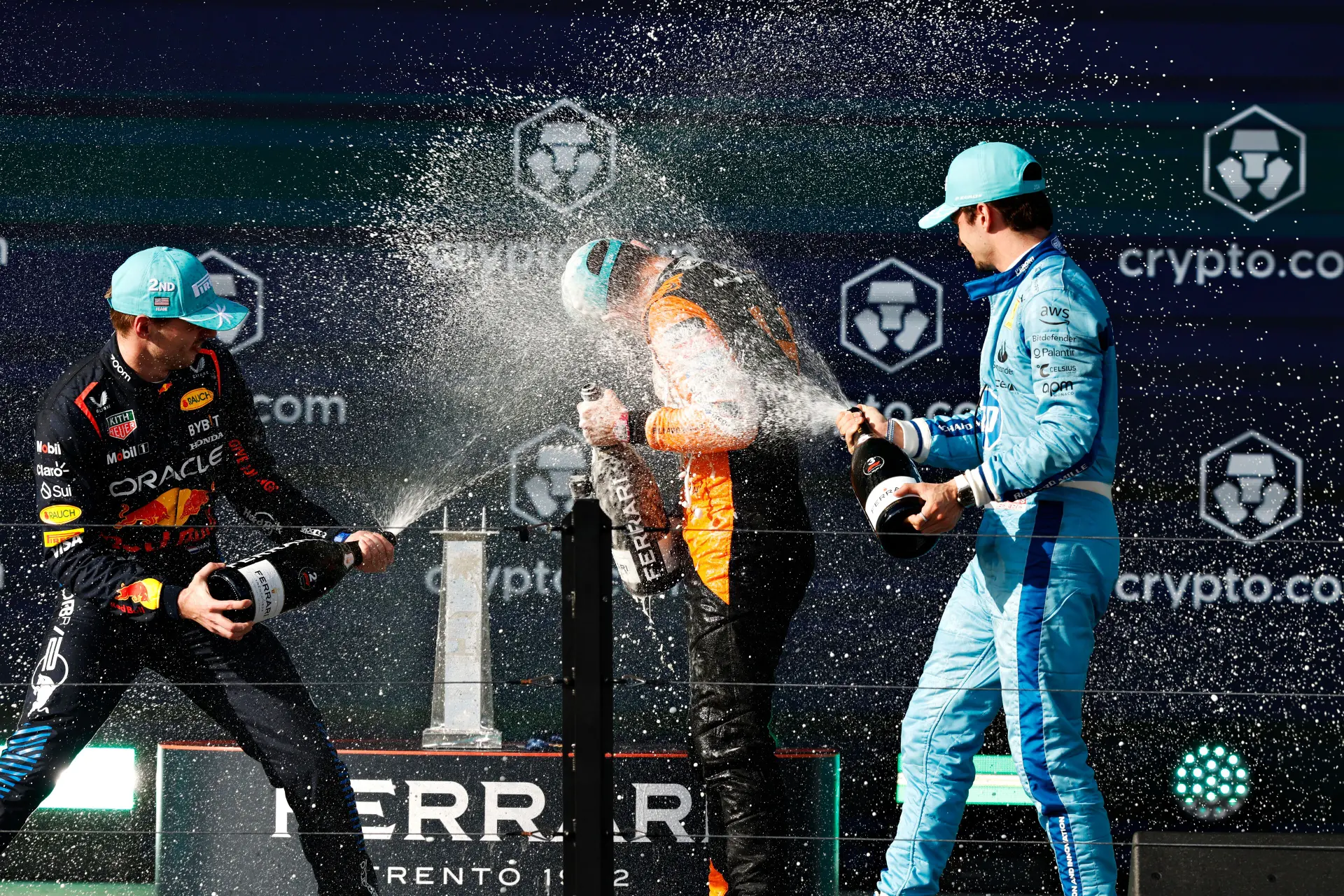 Touché met paaltje kostte Verstappen niet de zege in Miami: 'Norris duidelijk de snelste coureur'