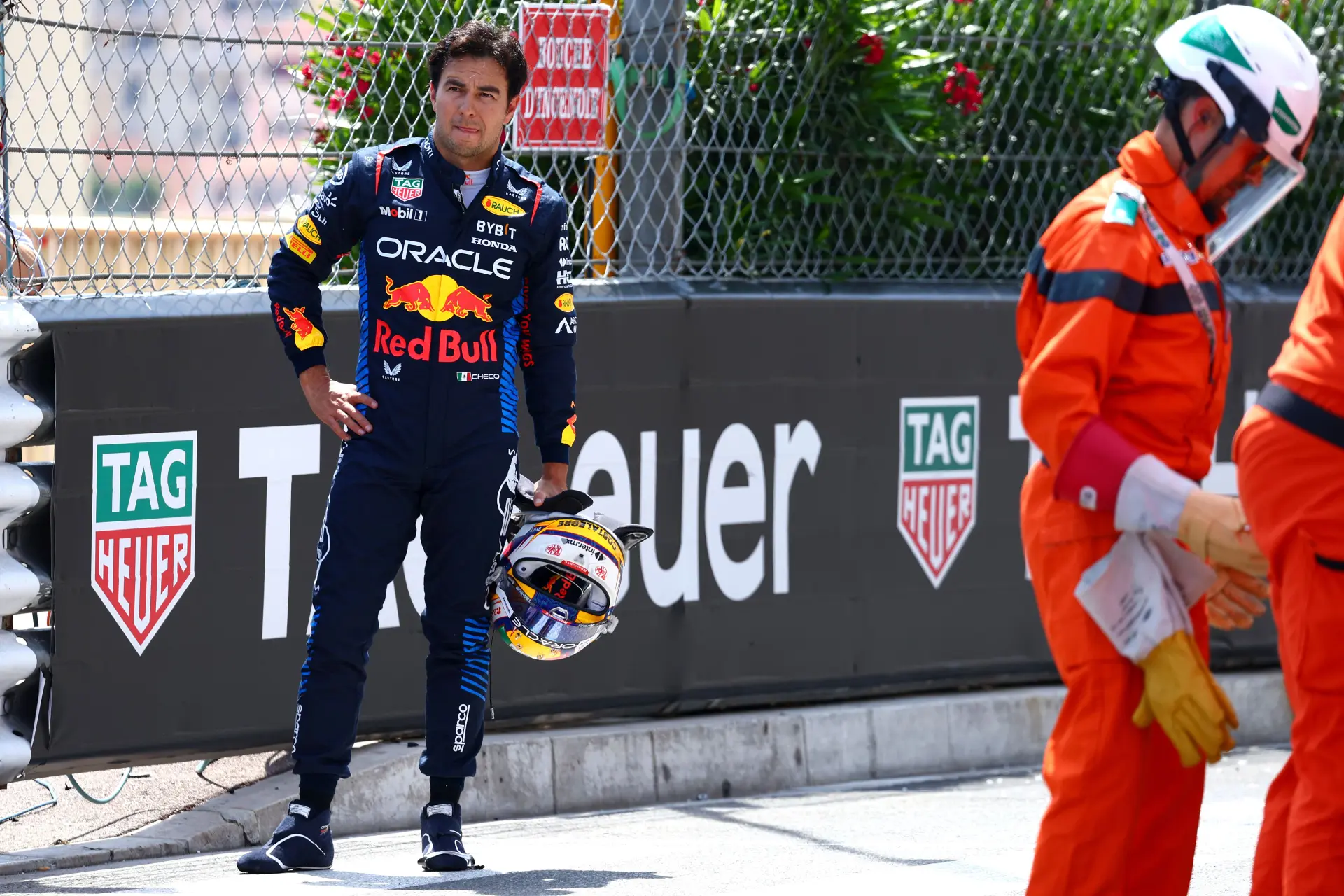 Rode vlag in Monaco na gigantische crash voor Pérez, Magnussen moet vrezen voor schorsing