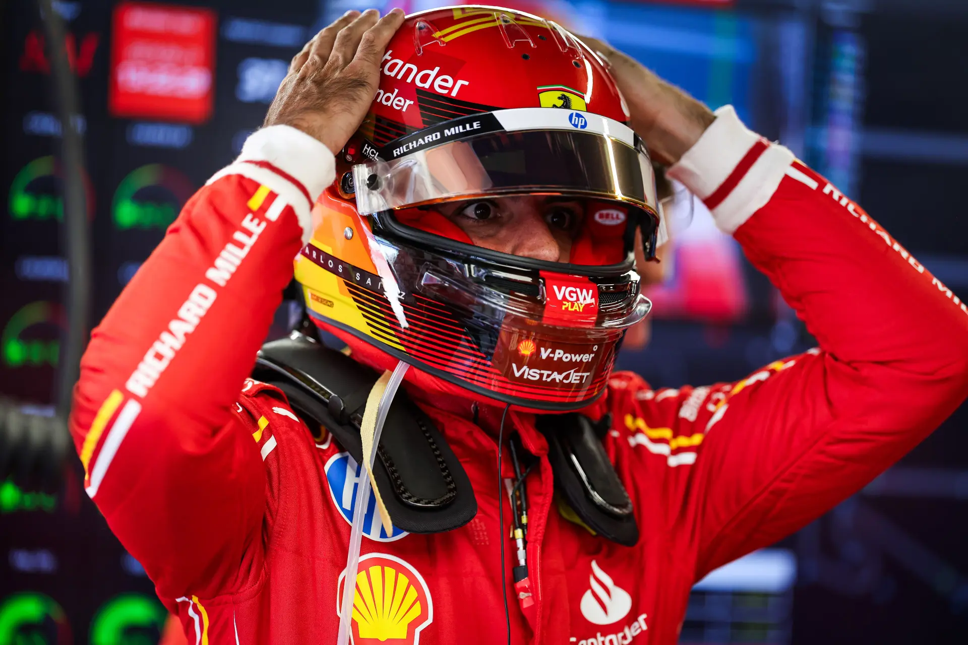 Sainz ergert zich aan klachten over zijn rijstijl: 'Hij klaagt echt veel te vaak'