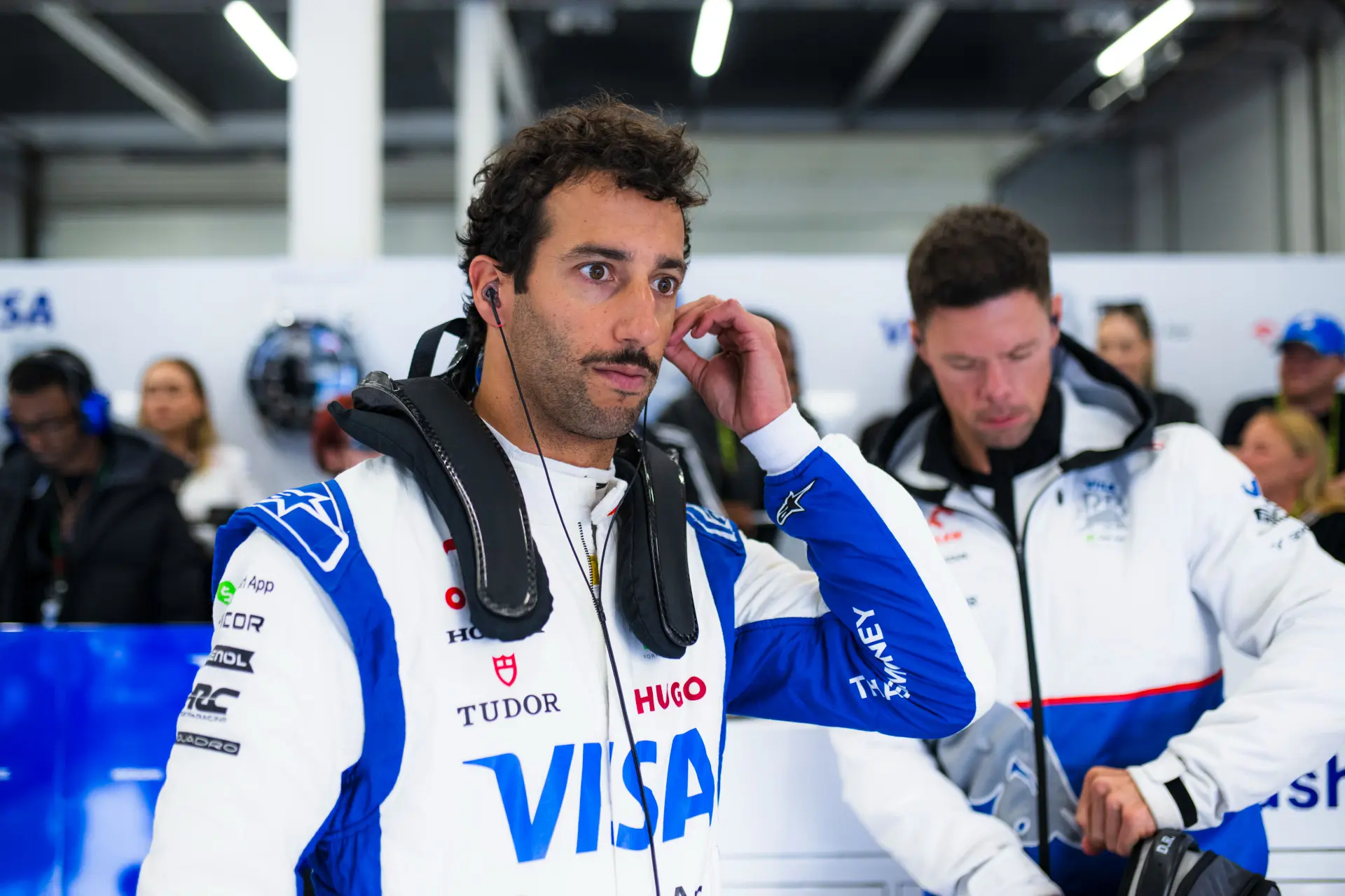 Ricciardo snapt dat Pérez het moeilijk heeft: 'Hij zou liegen als hij dat zegt'