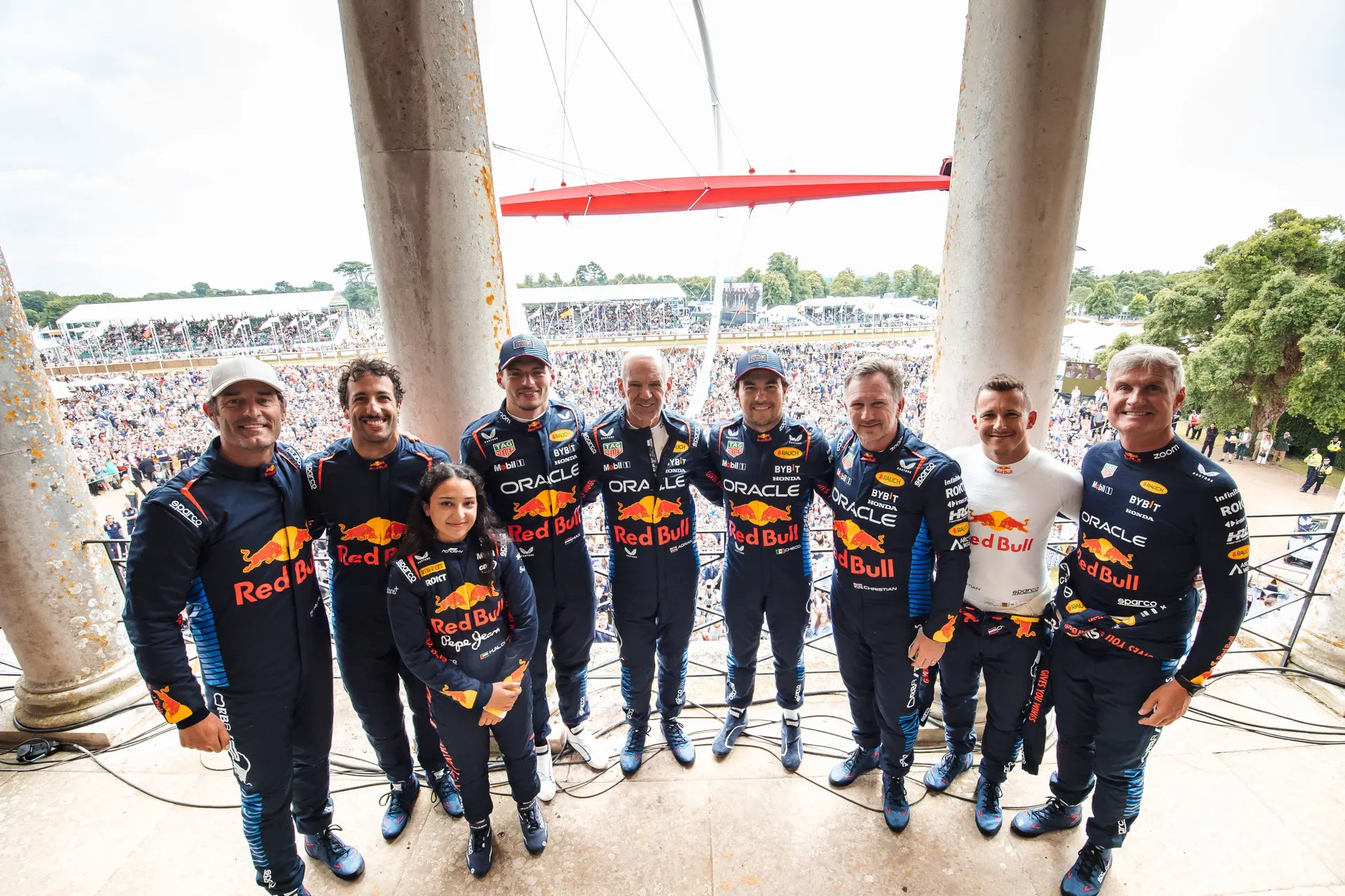 Oud-coureur ontkent status als legende en wijst naar Verstappen: 'De echte legende zit daar'