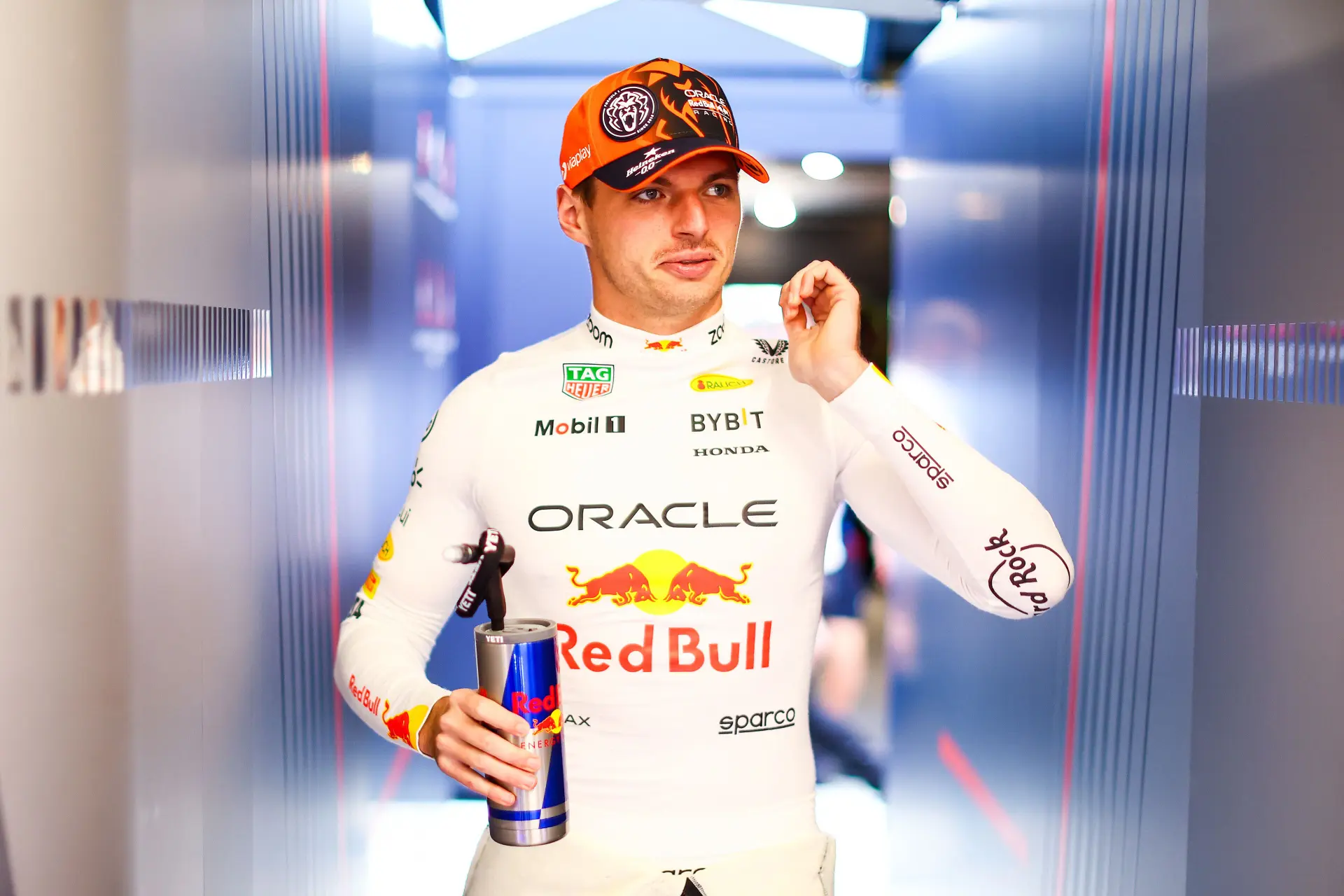 Verstappen is niet gerust over gridstraf: 'Nu gaat het wel moeilijker worden'