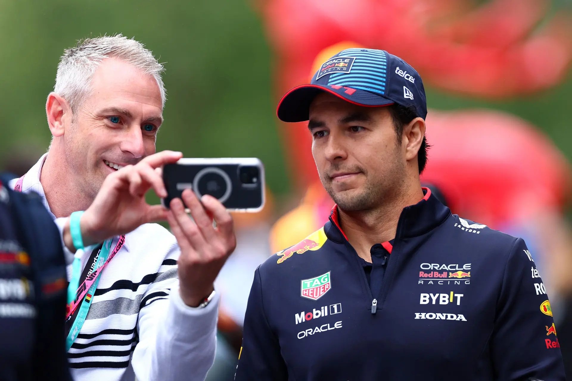 Pérez ontevreden over Red Bull: 'Het was een grote fout aan onze kant'