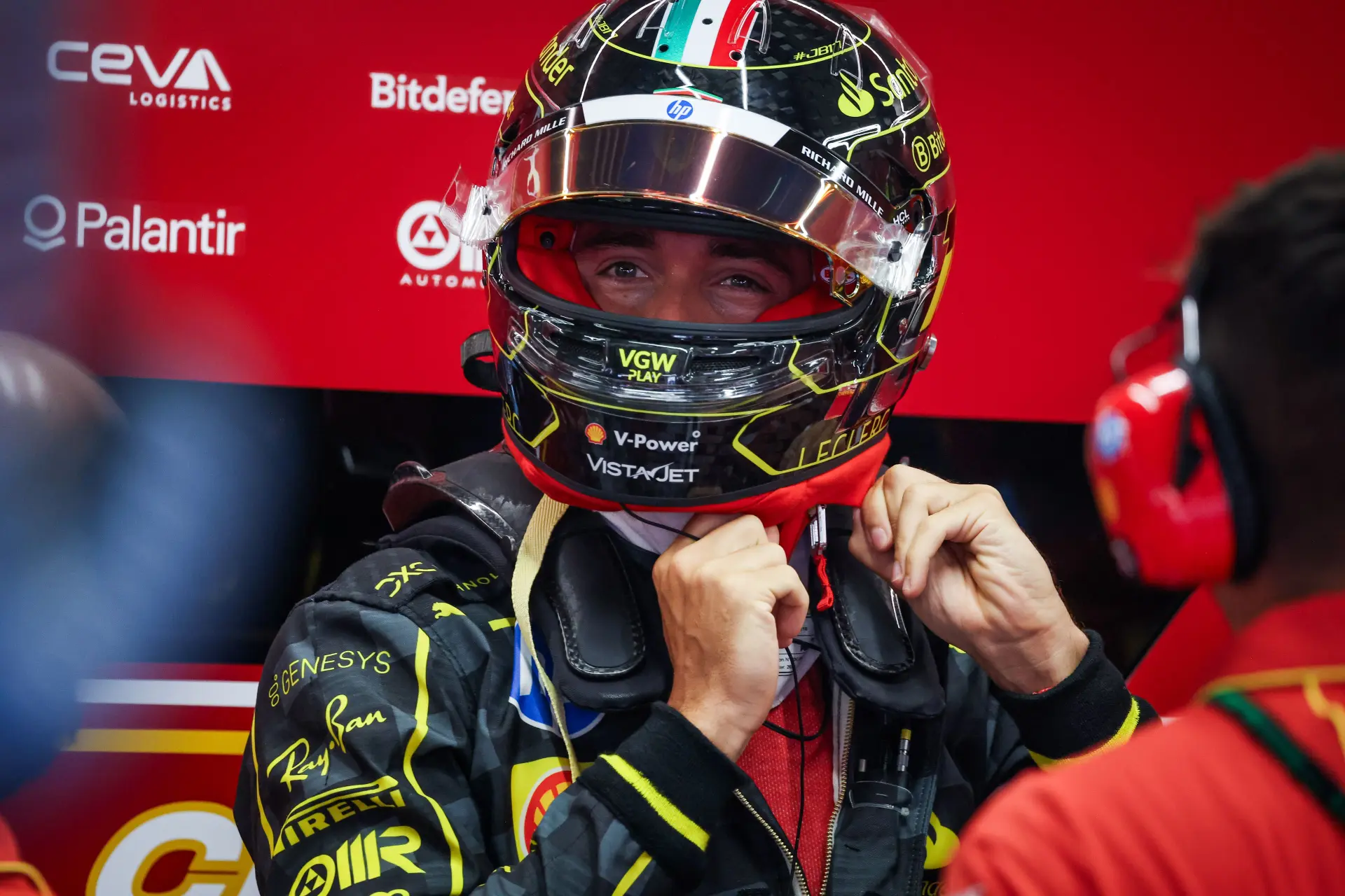 Leclerc en Ferrari zetten Italië op zijn kop en helpen Verstappen in strijd met Norris