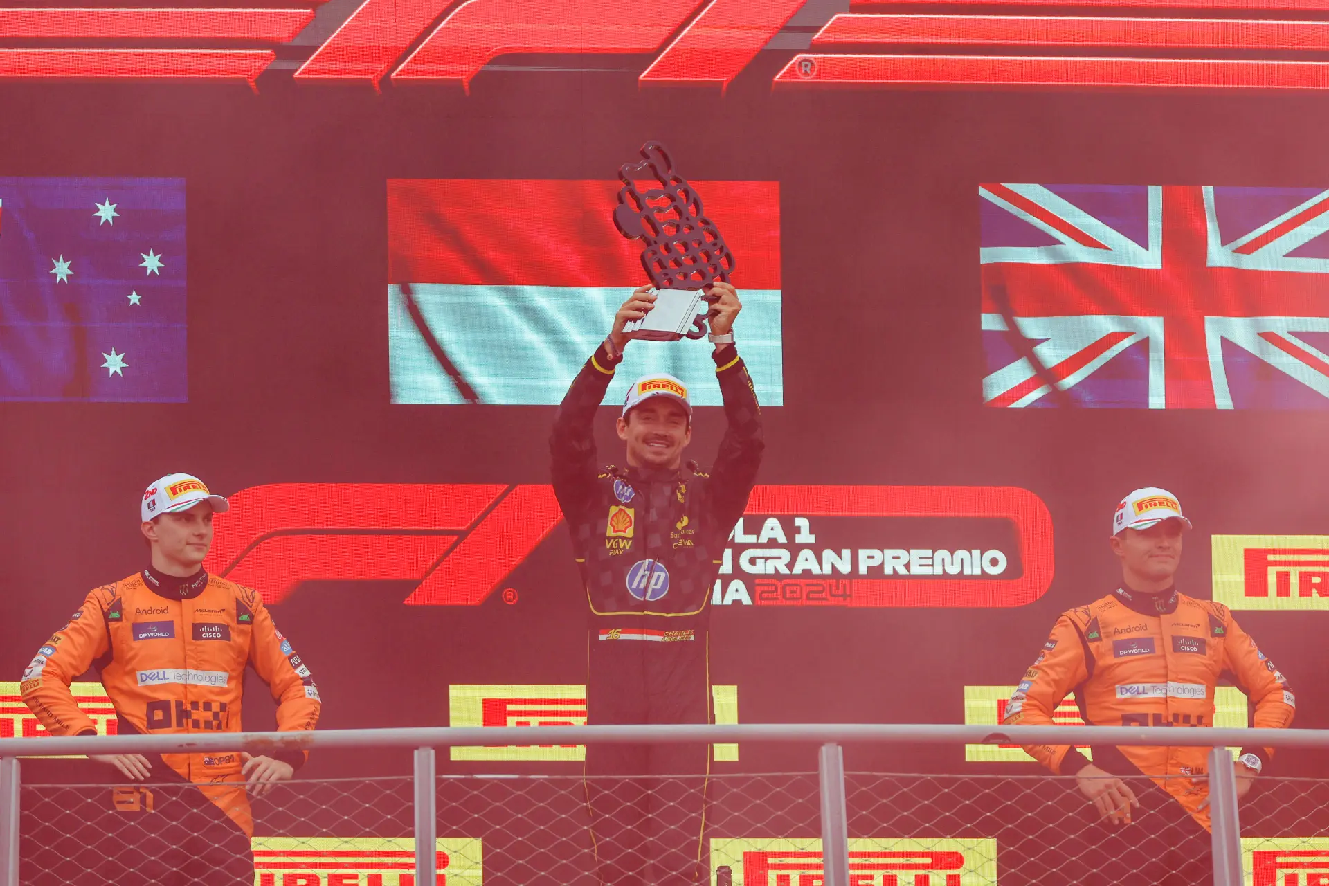 Ondertussen in F1 | Italiaanse commentator gaat los na zege Leclerc: 'Bij ons thuis, Charles!'