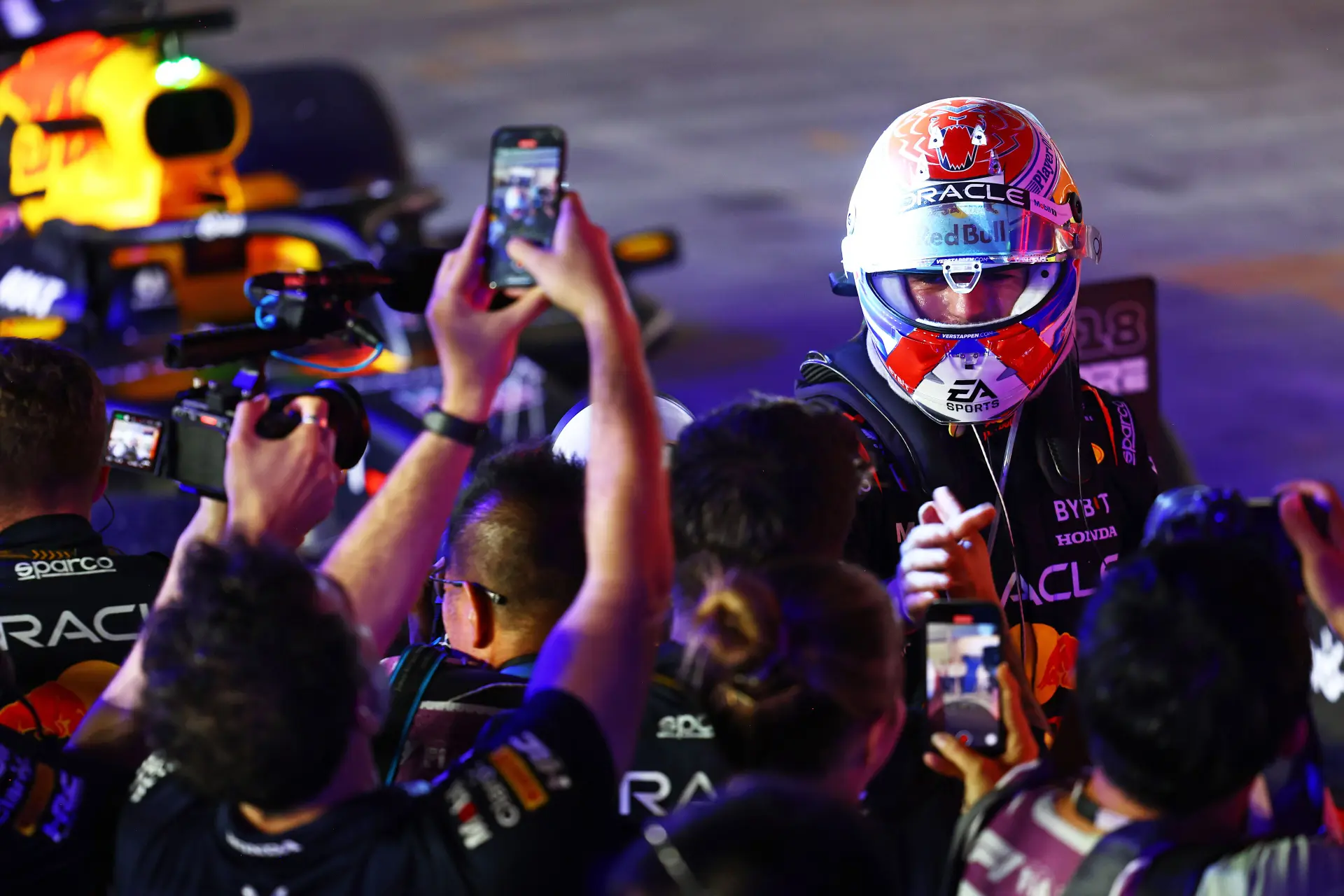 Button staat helemaal perplex: 'Dat toont hoe goed Verstappen het heeft gedaan'