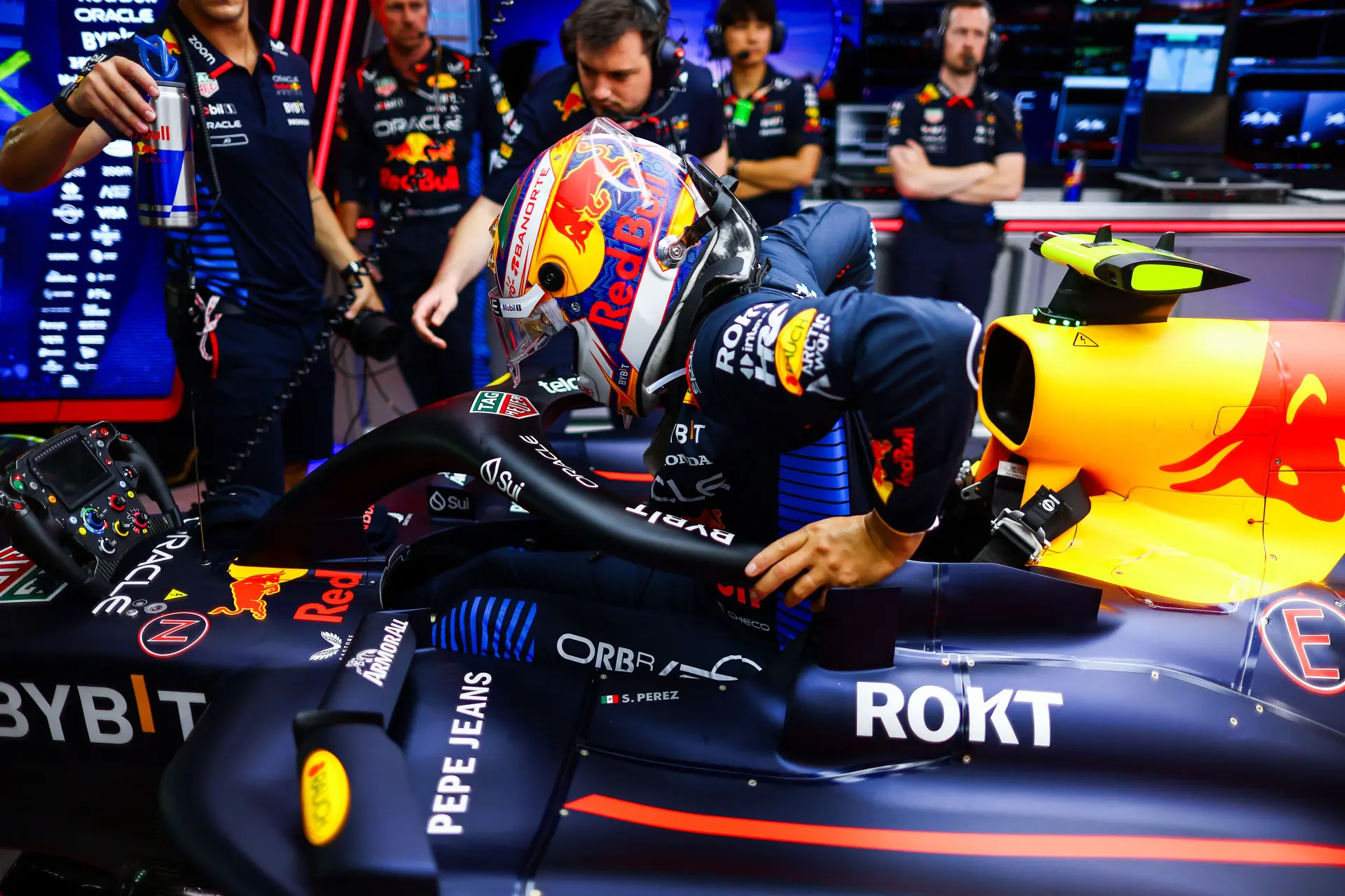 Villeneuve met kritiek richting Red Bull: 'Het wordt tijd dat ze het eens oplossen voor Verstappen'