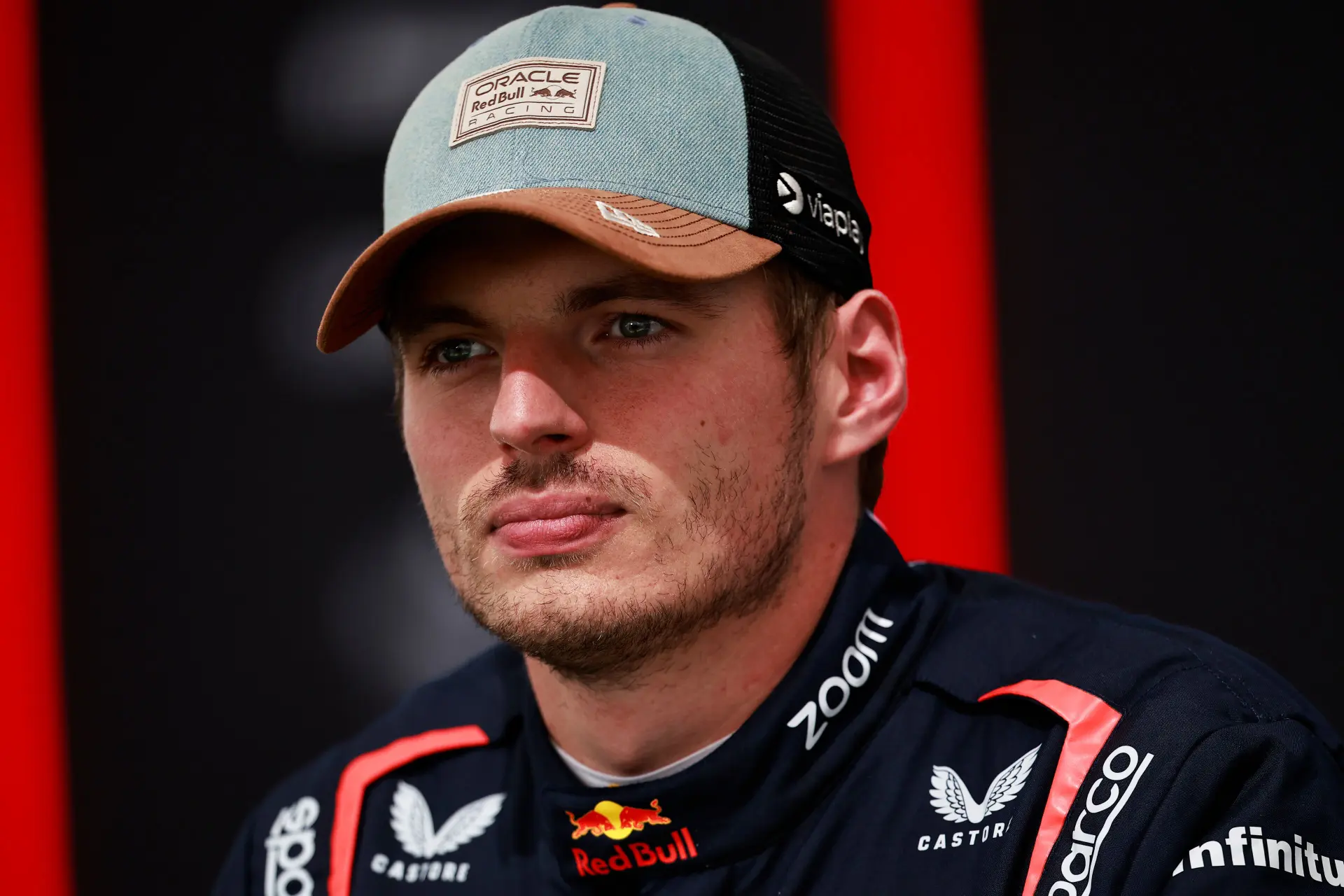 Verstappen staat niet stil bij FIA-gala in Rwanda: 'Om mij willen ze het in Timboektoe houden'