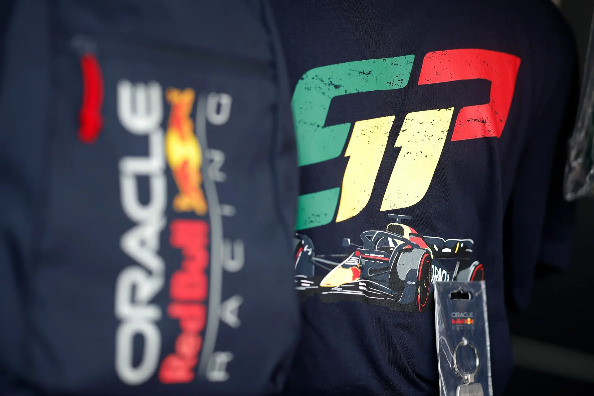 Red Bull-exit lijkt toch niet nabij voor Pérez: 'Hij heeft nieuwe, invloedrijke sponsoren voor 2025'