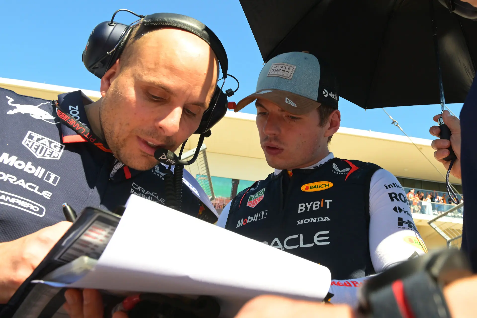Doornbos geniet van Verstappen en Lambiase: 'Laten we nog een kopje thee nemen'