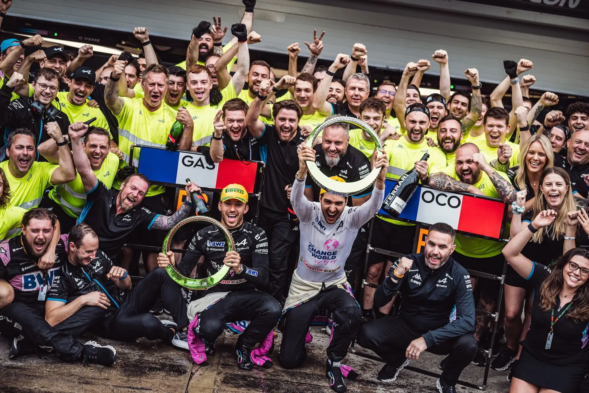 alpine teamfoto podiums 2024 brazilie esteban ocon pierre gasly 2024