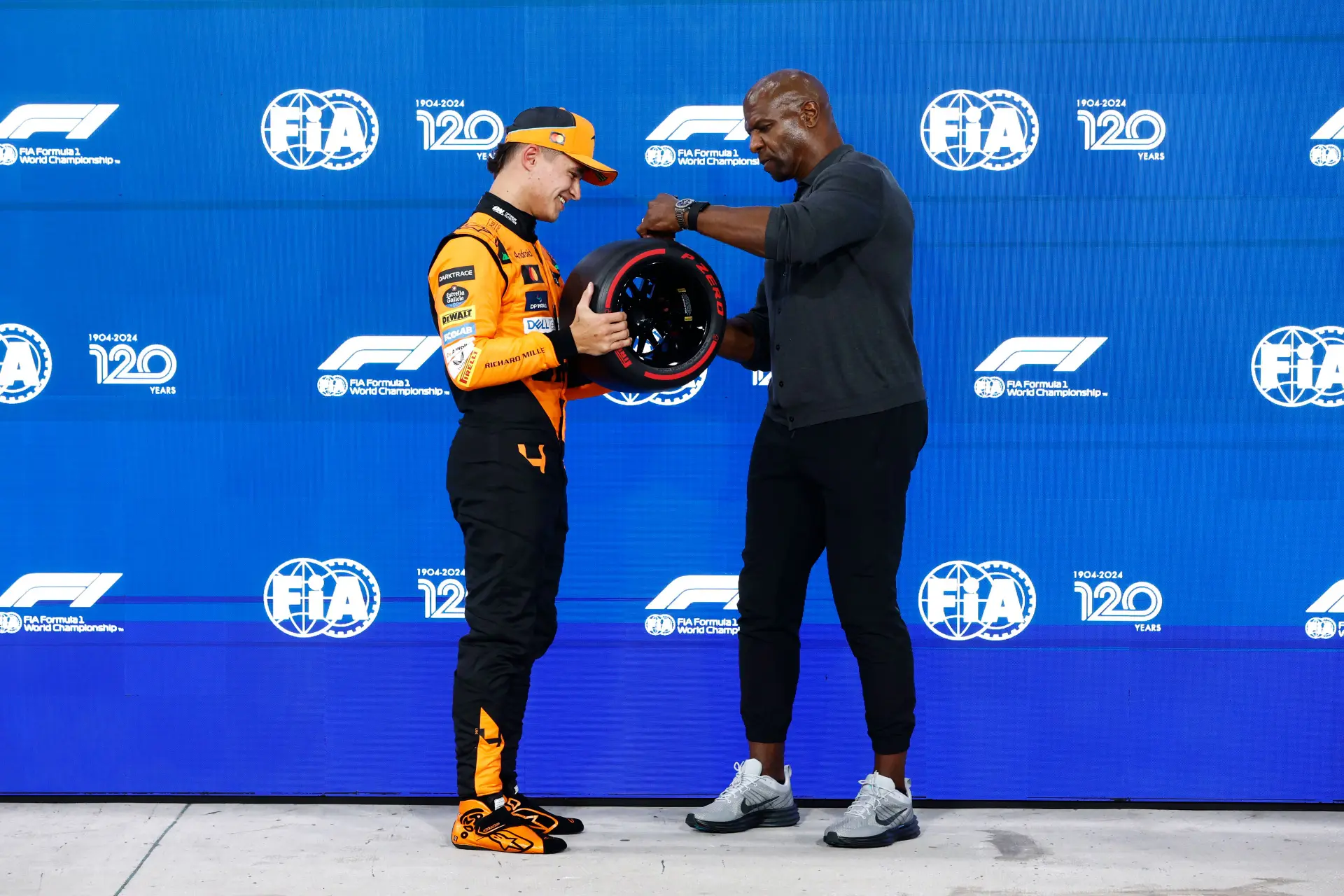 Startopstelling GP Abu Dhabi | Straffen zorgen voor nieuwe volgorde, Verstappen ruikt kans vooraan
