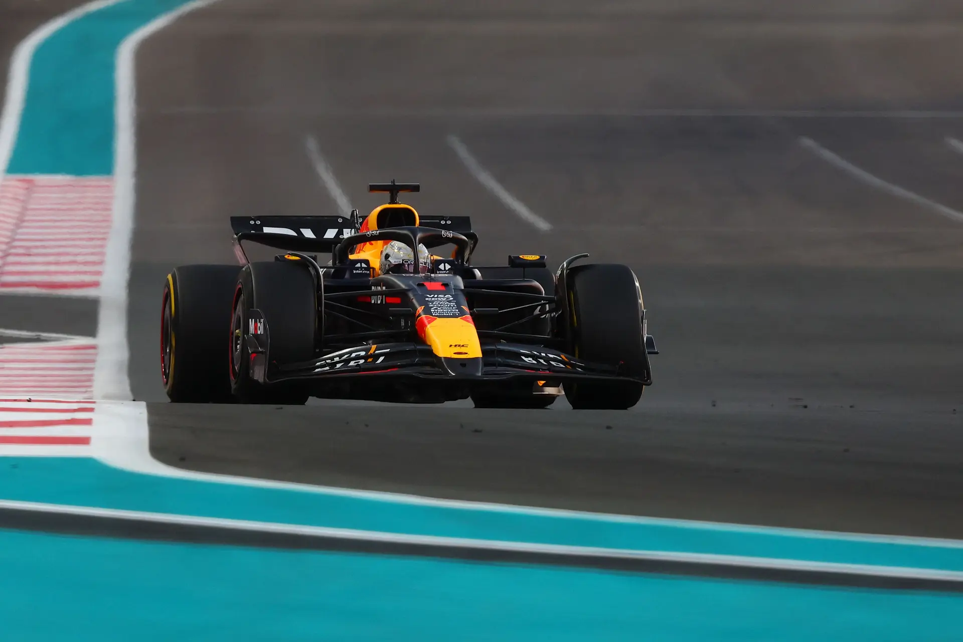 NASCAR-coureur maakt geen kans tegen Verstappen: 'Vaardigheden Max uniek'