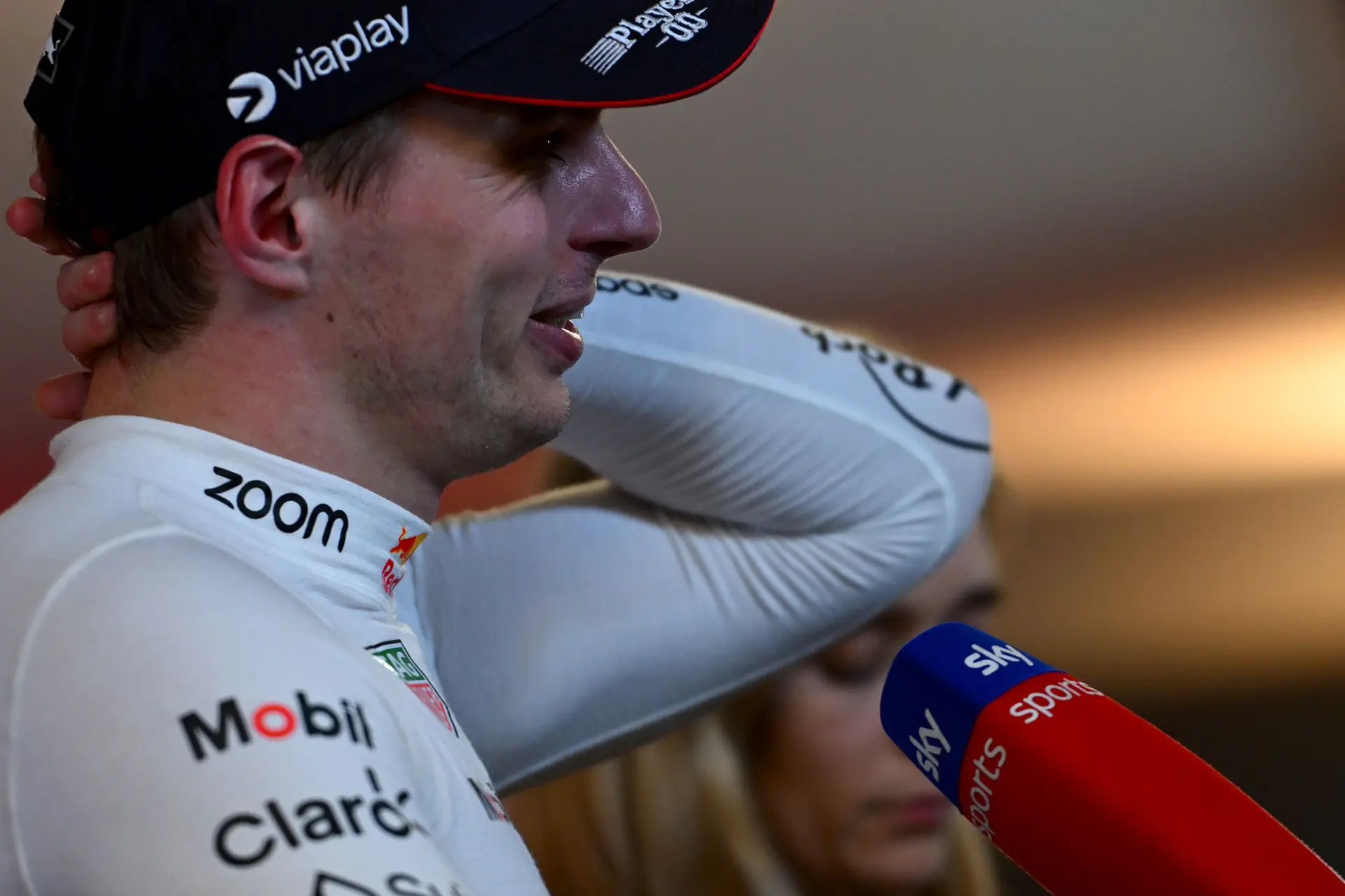Lindblad spreekt over altijd 'beschikbare' Verstappen: 'Hij is altijd druk'